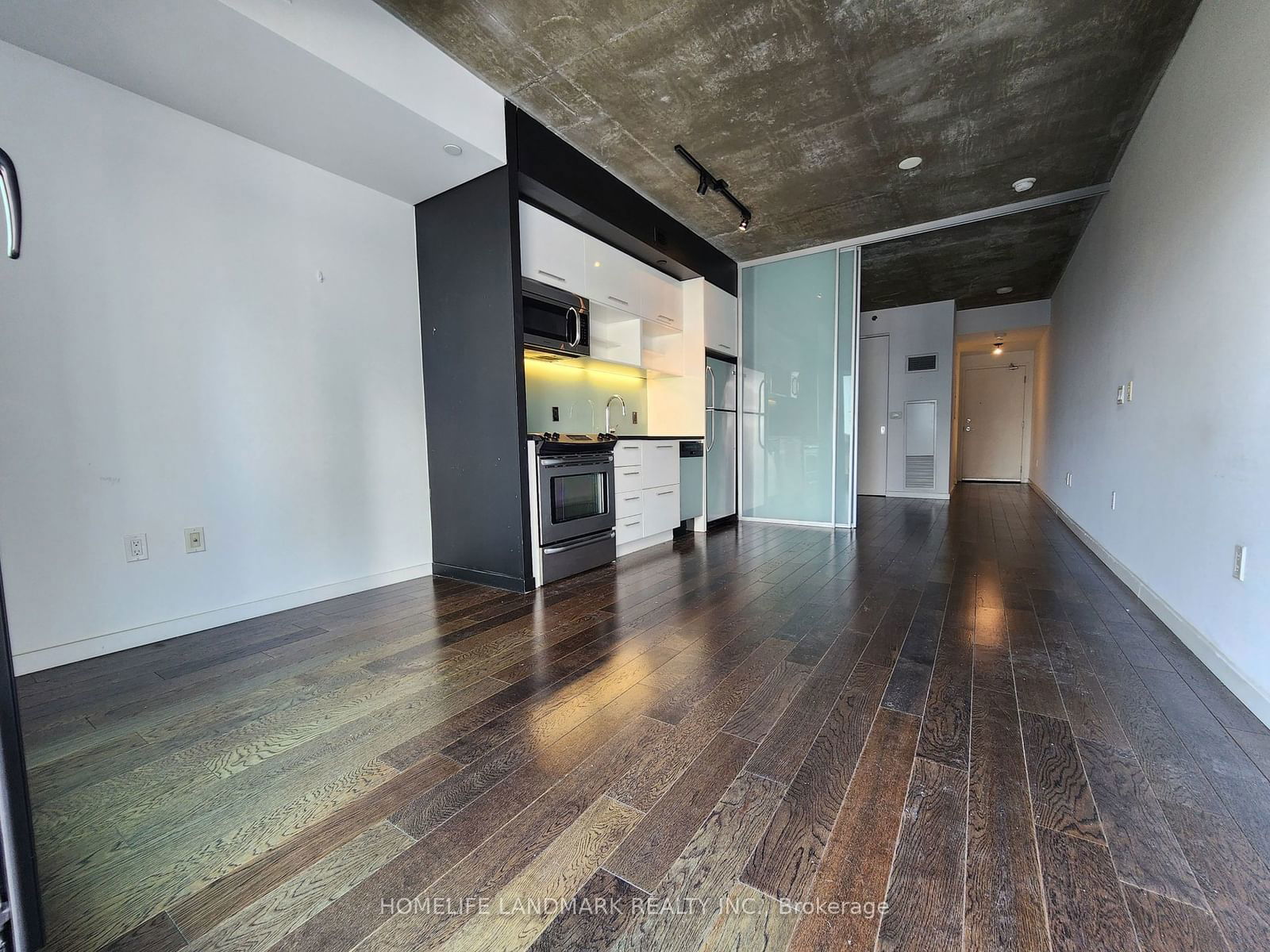 51 Trolley Cres, unit 812 for rent - image #5