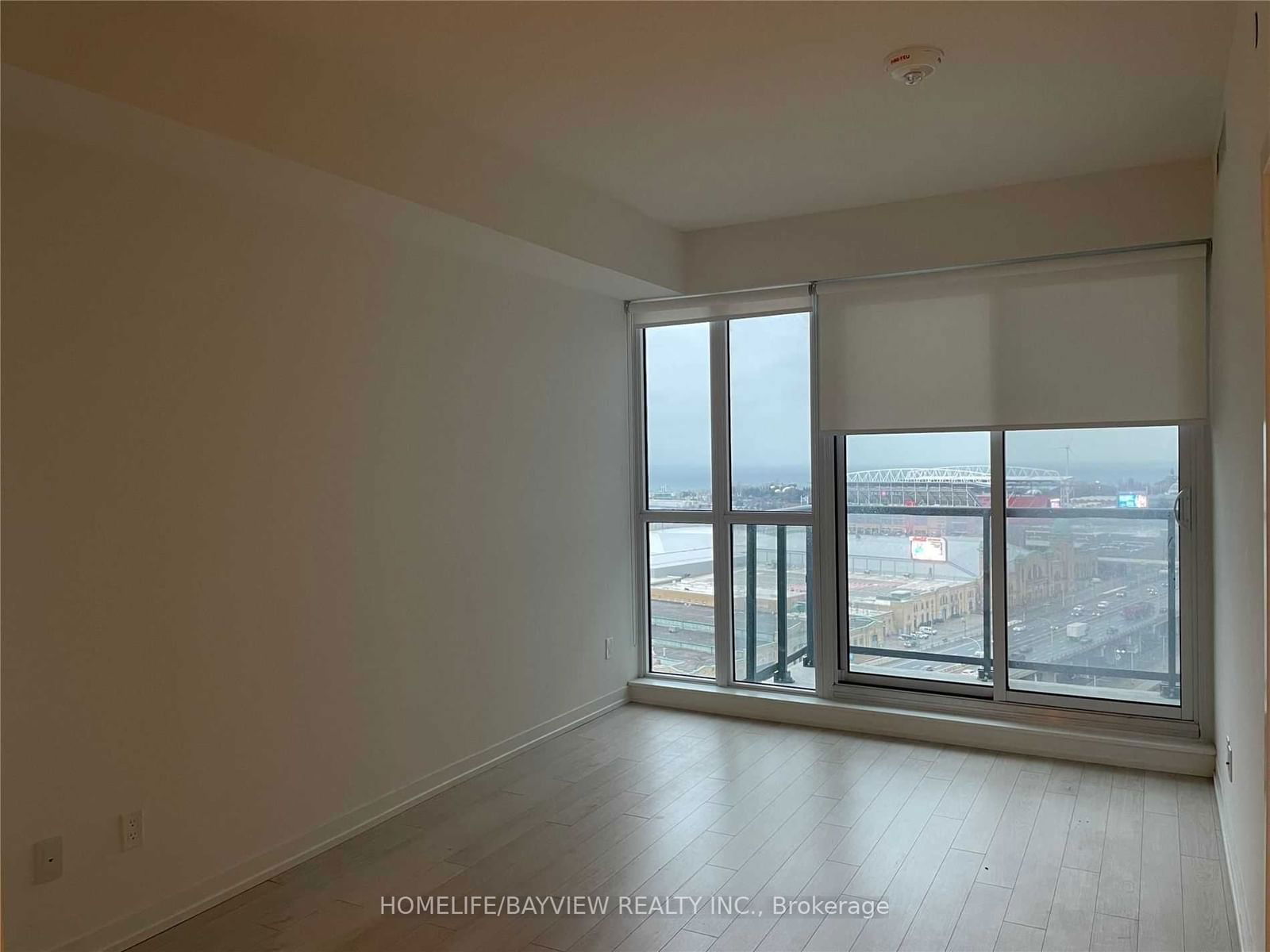 49 East Liberty St, unit 1904 for rent - image #13