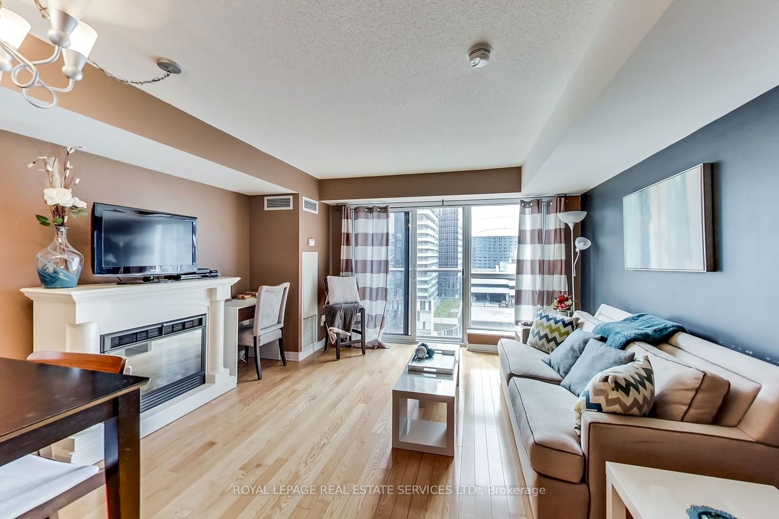 250 Wellington St W, unit 1034 for sale - image #9