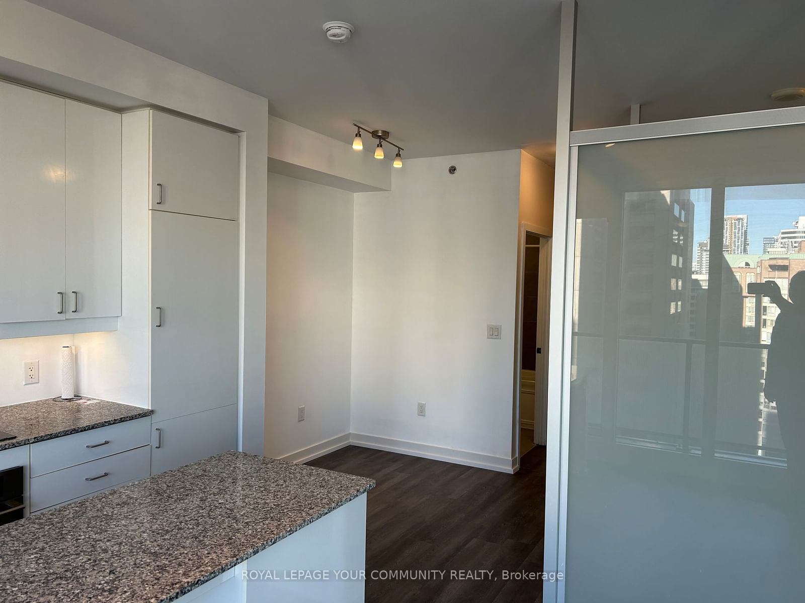 426 University Ave, unit 2310 for sale - image #22