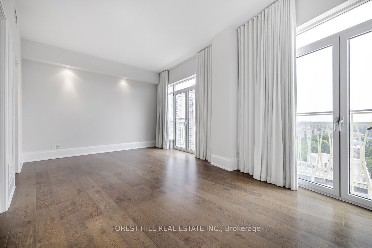 336 Spadina Rd, unit PH1 for rent