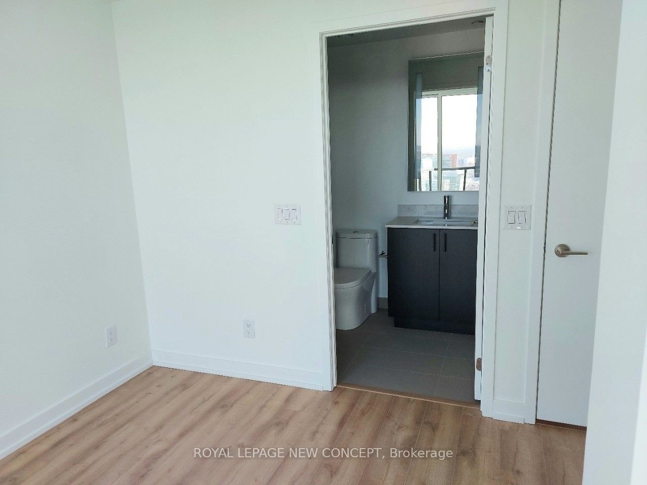 135 East Liberty St, unit 2404 for rent - image #4