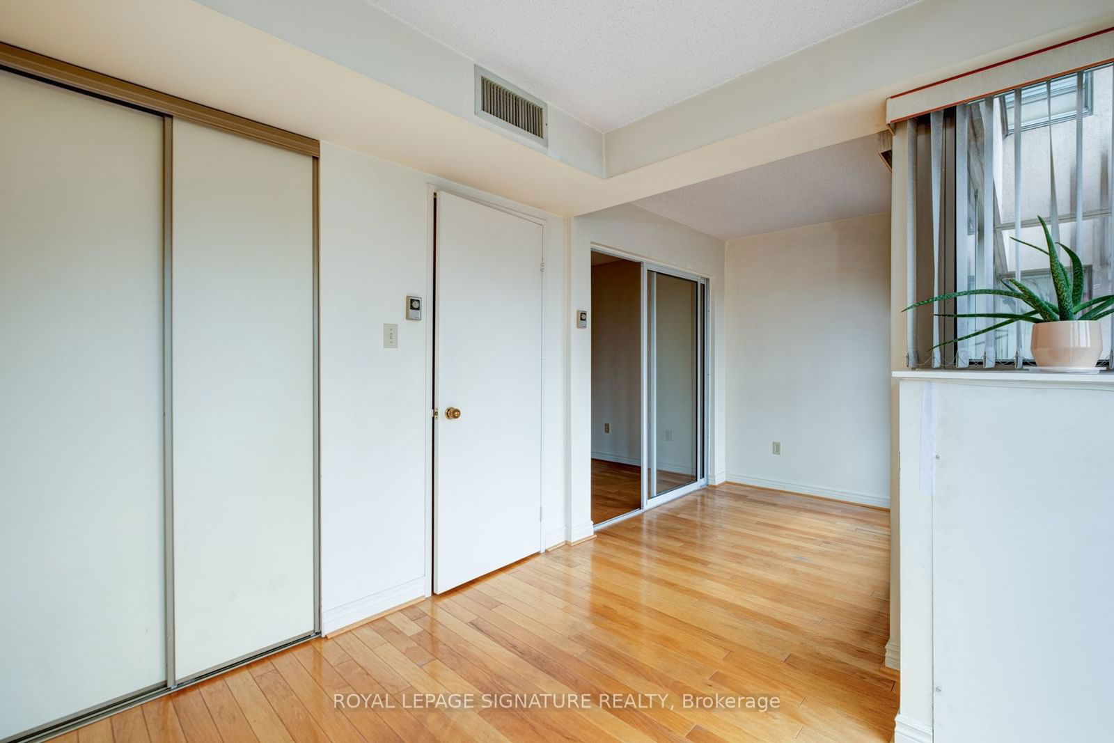 65 Scadding Ave, unit 422 for sale - image #19