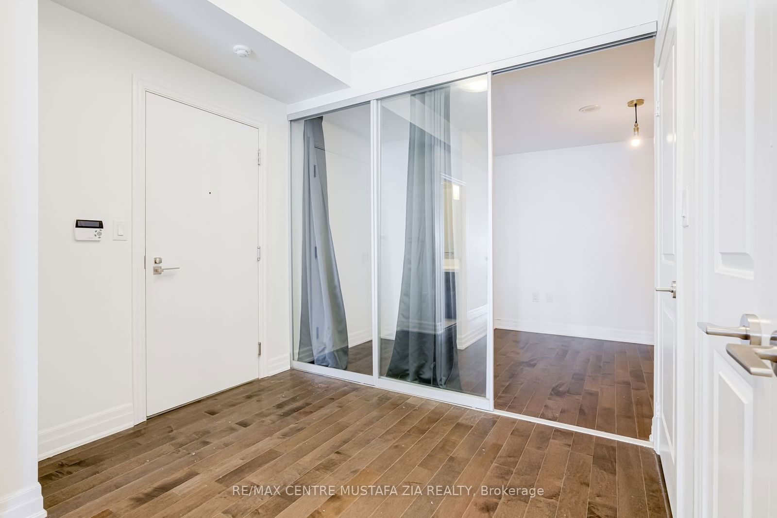 8 The Esplanade, unit 4506 for rent