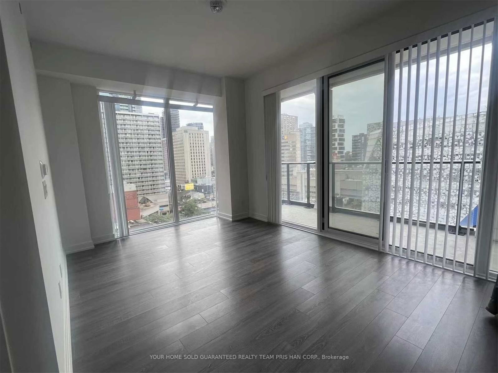 20 Edward St, unit 1016 for rent - image #2