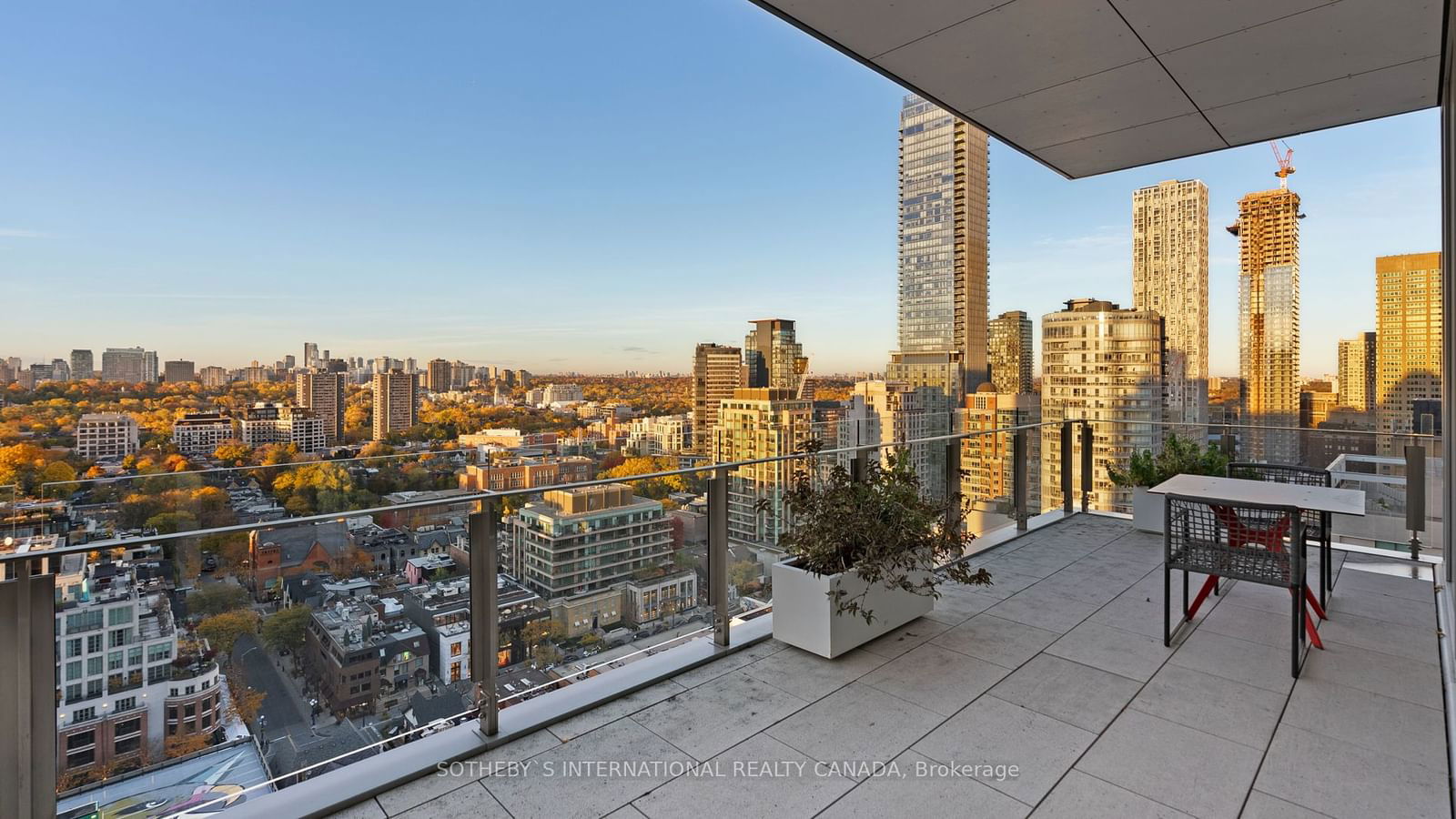 155 Cumberland St, unit 1700 for sale