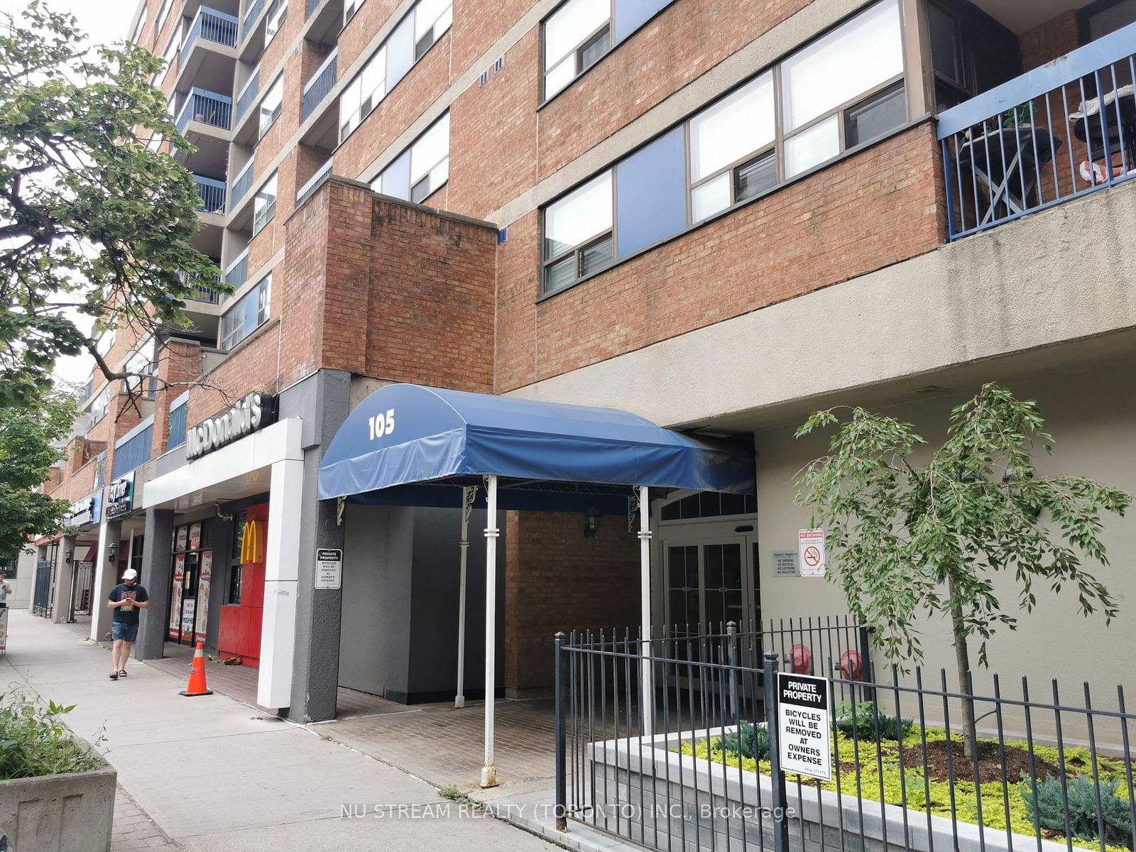 105 McCaul St, unit 602 for sale - image #1