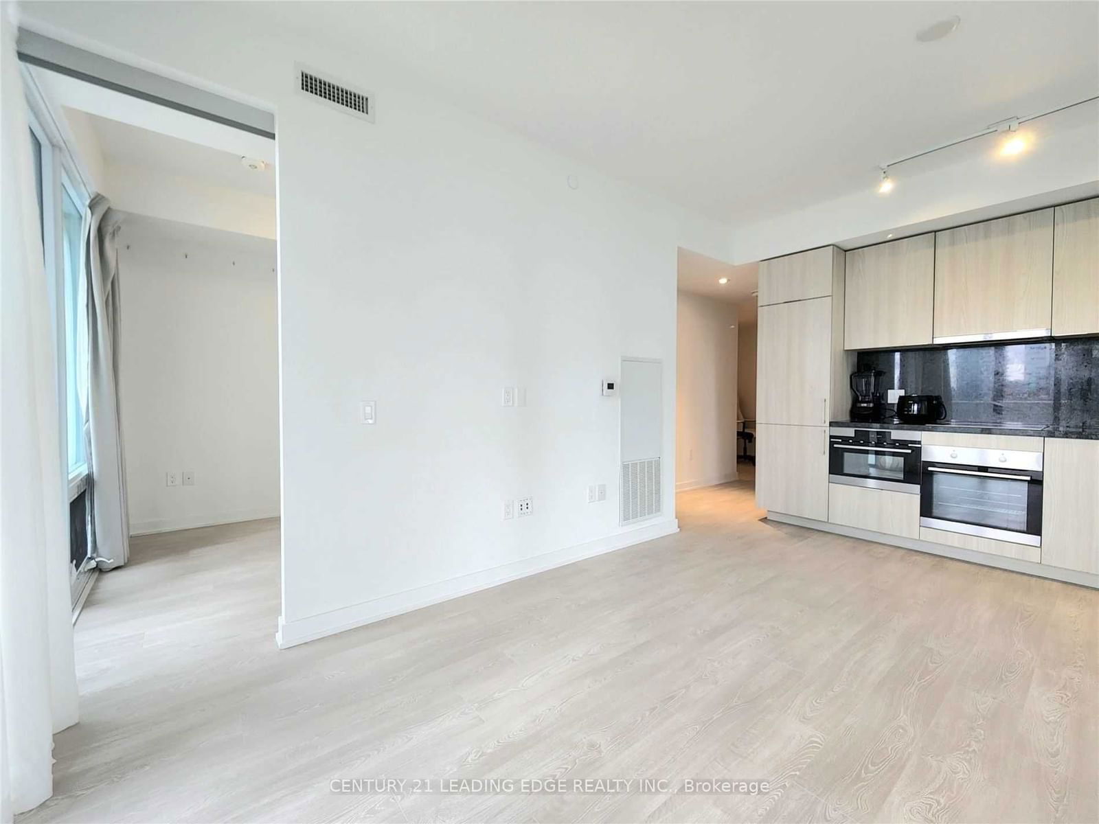 15 Queens Quay E, unit 1407 for sale