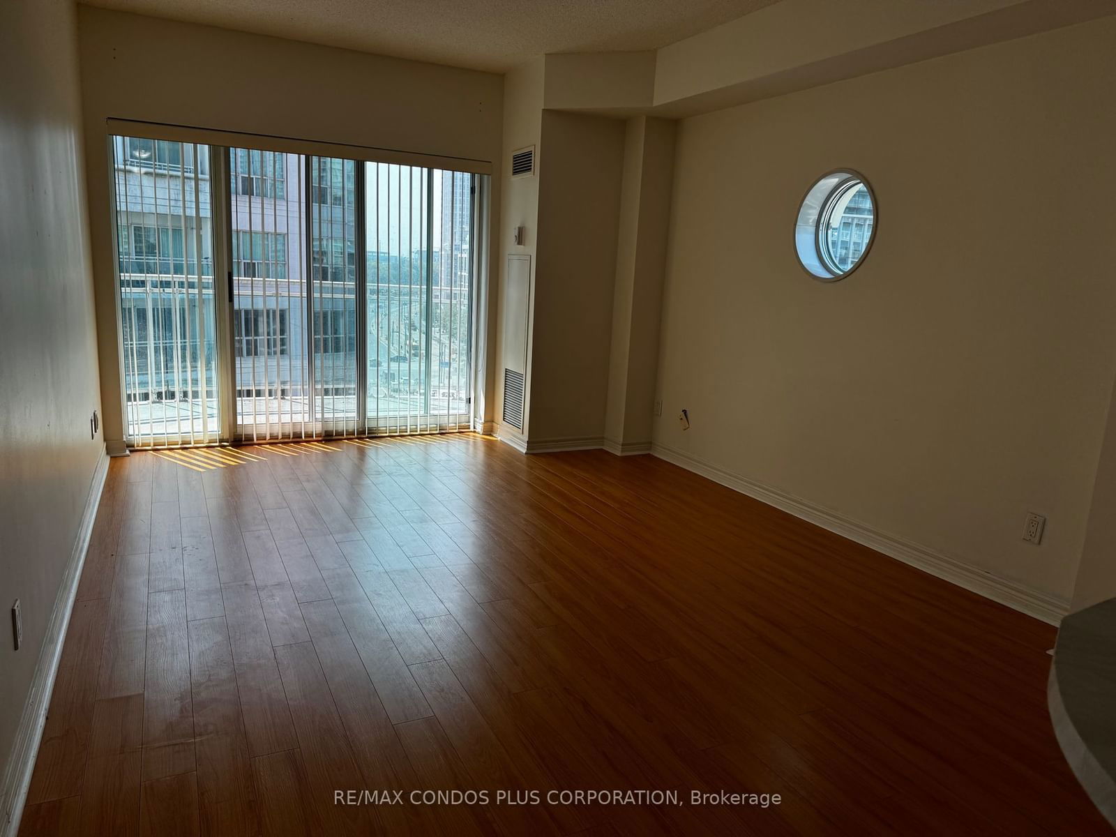 600 Queens Quay W, unit 1002 for rent - image #11