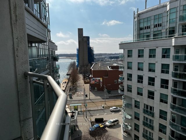 600 Queens Quay W, unit 1002 for rent