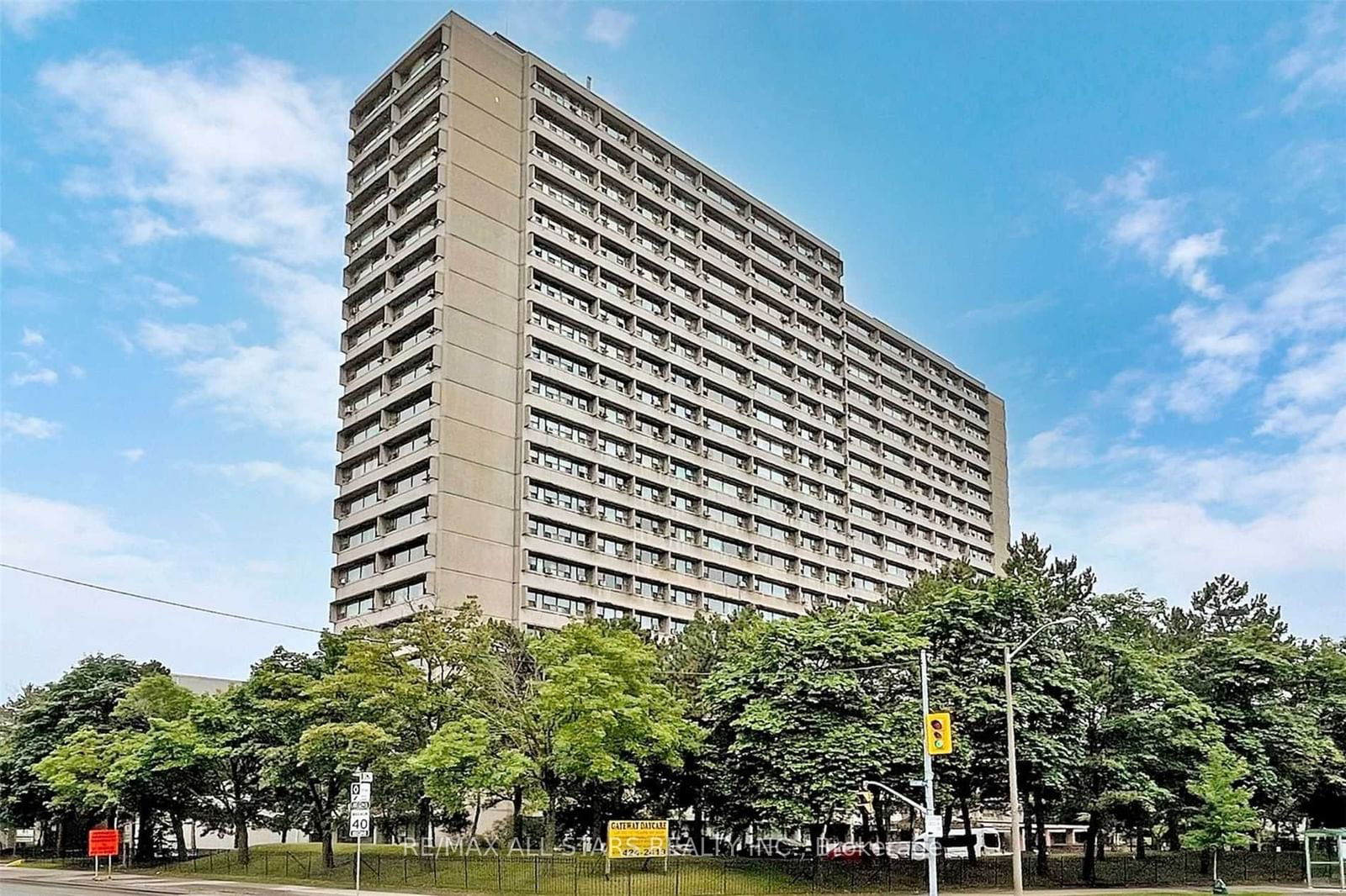 100 Leeward Glwy, unit 707 for sale - image #1