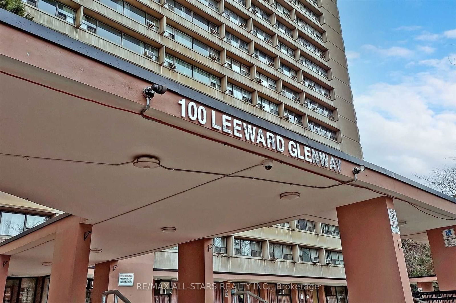 100 Leeward Glwy, unit 707 for sale - image #3