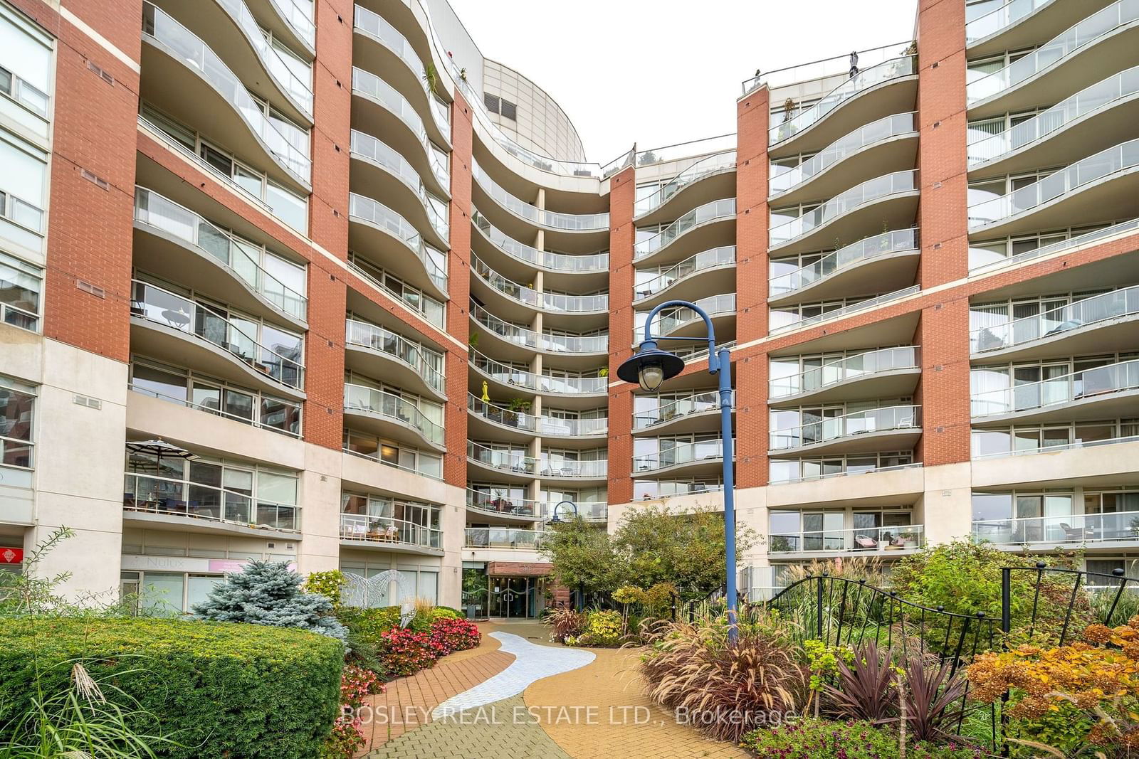 550 Queens Quay W, unit 318 for sale - image #37