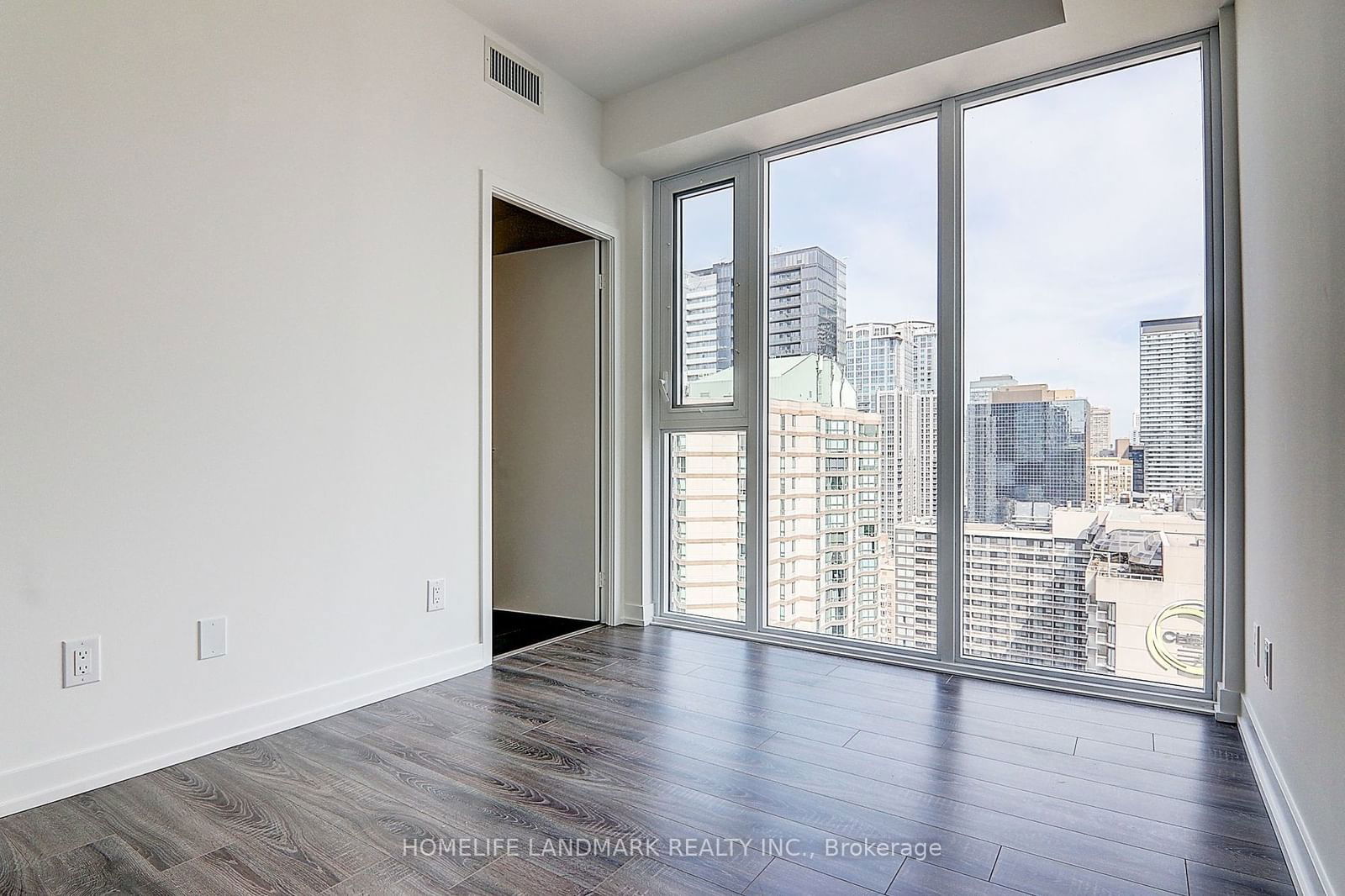 20 Edward St, unit 2715 for rent