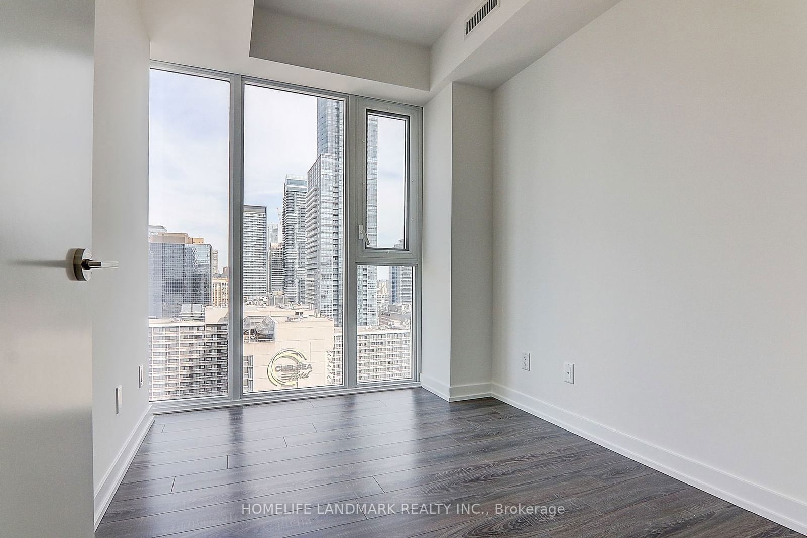 20 Edward St, unit 2715 for rent