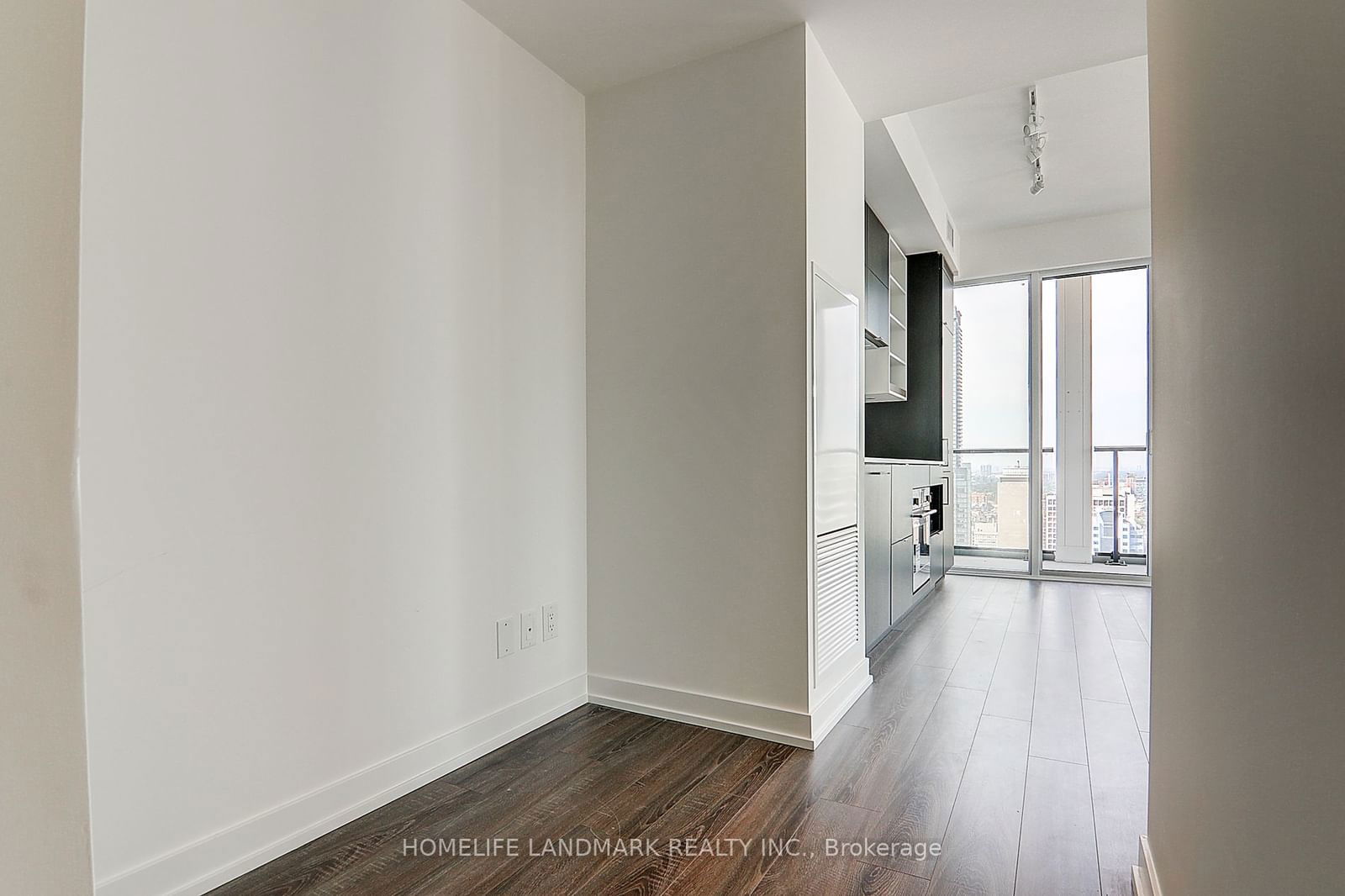 20 Edward St, unit 2715 for rent