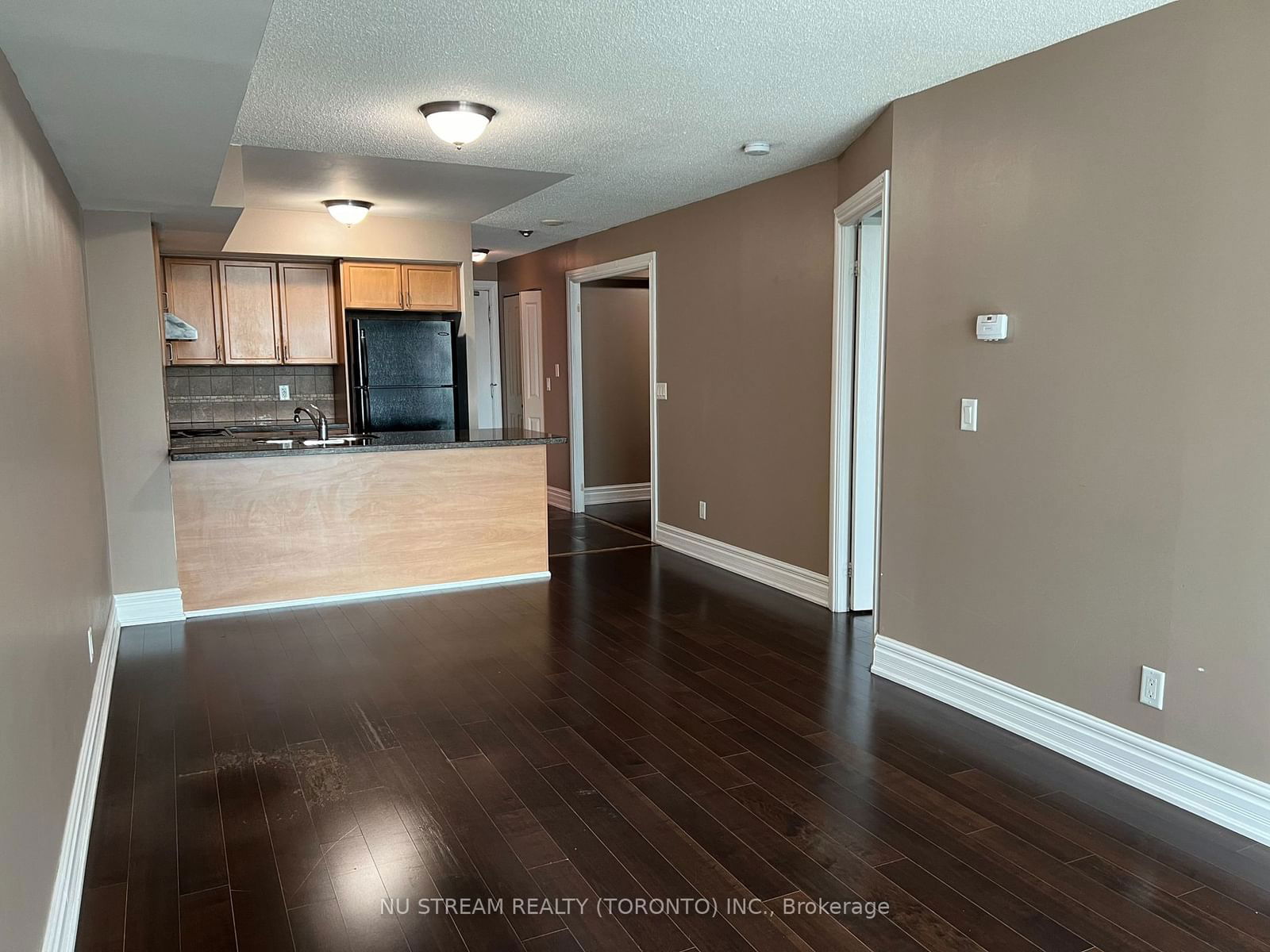 17 Barberry Pl, unit 1304 for rent - image #2