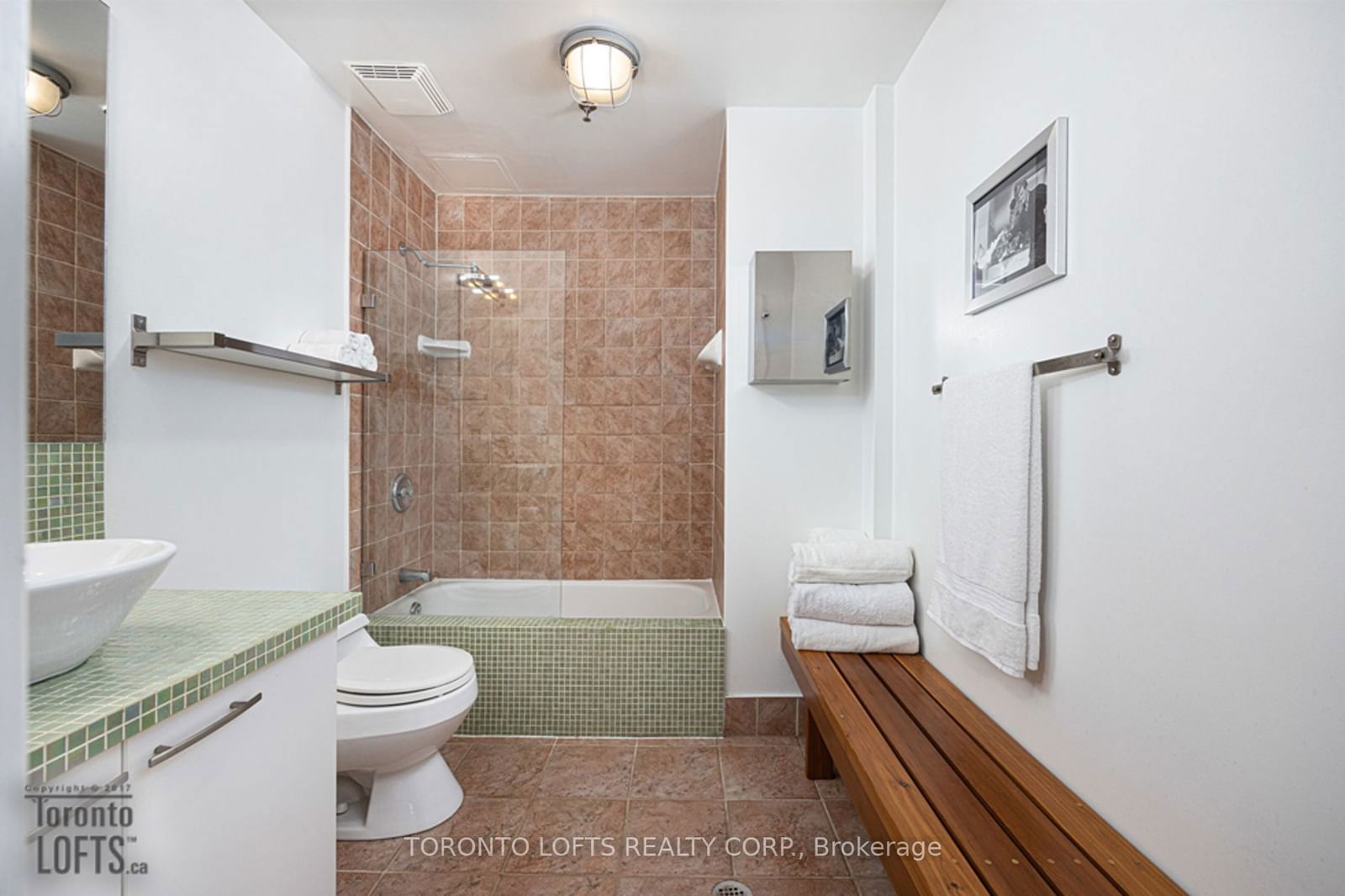 426 Queen St E, unit A01 for sale - image #21