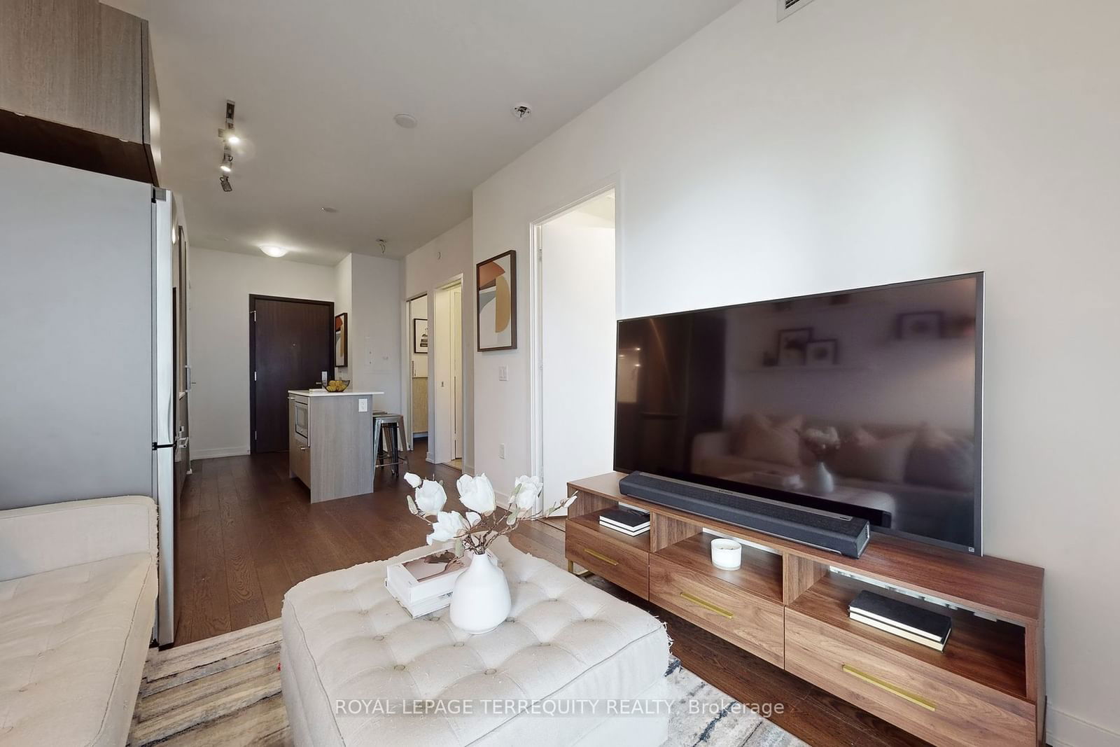 1 Yorkville Ave, unit 2412 for sale - image #6