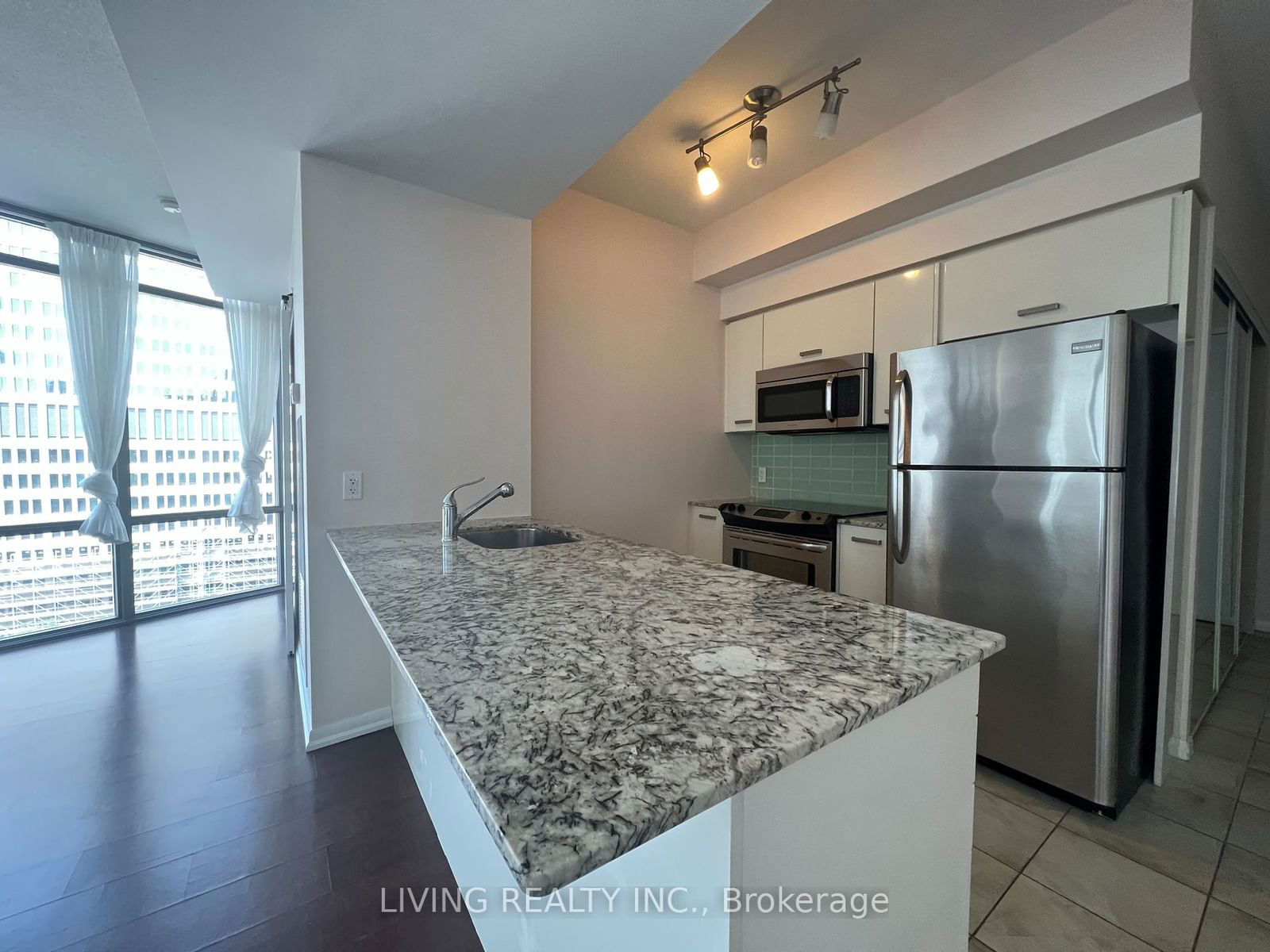 832 Bay St, unit 1303 for sale