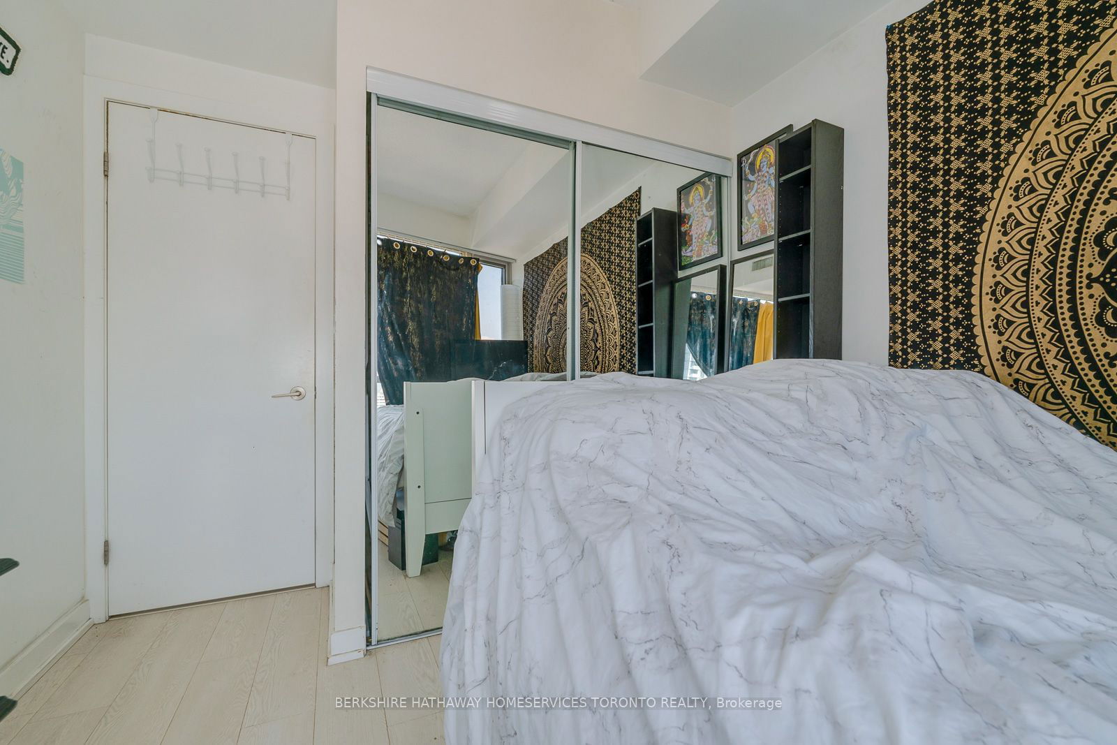 20 Bruyeres Mews, unit 2205 for sale - image #6