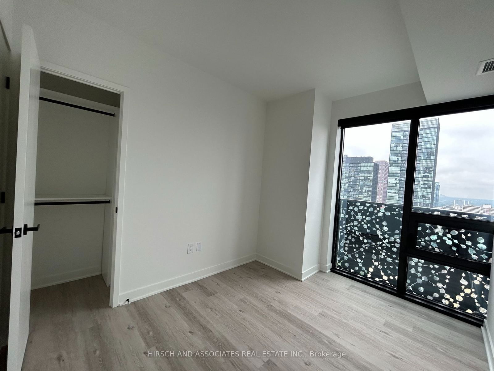 55 Charles St E, unit 3303 for rent - image #27