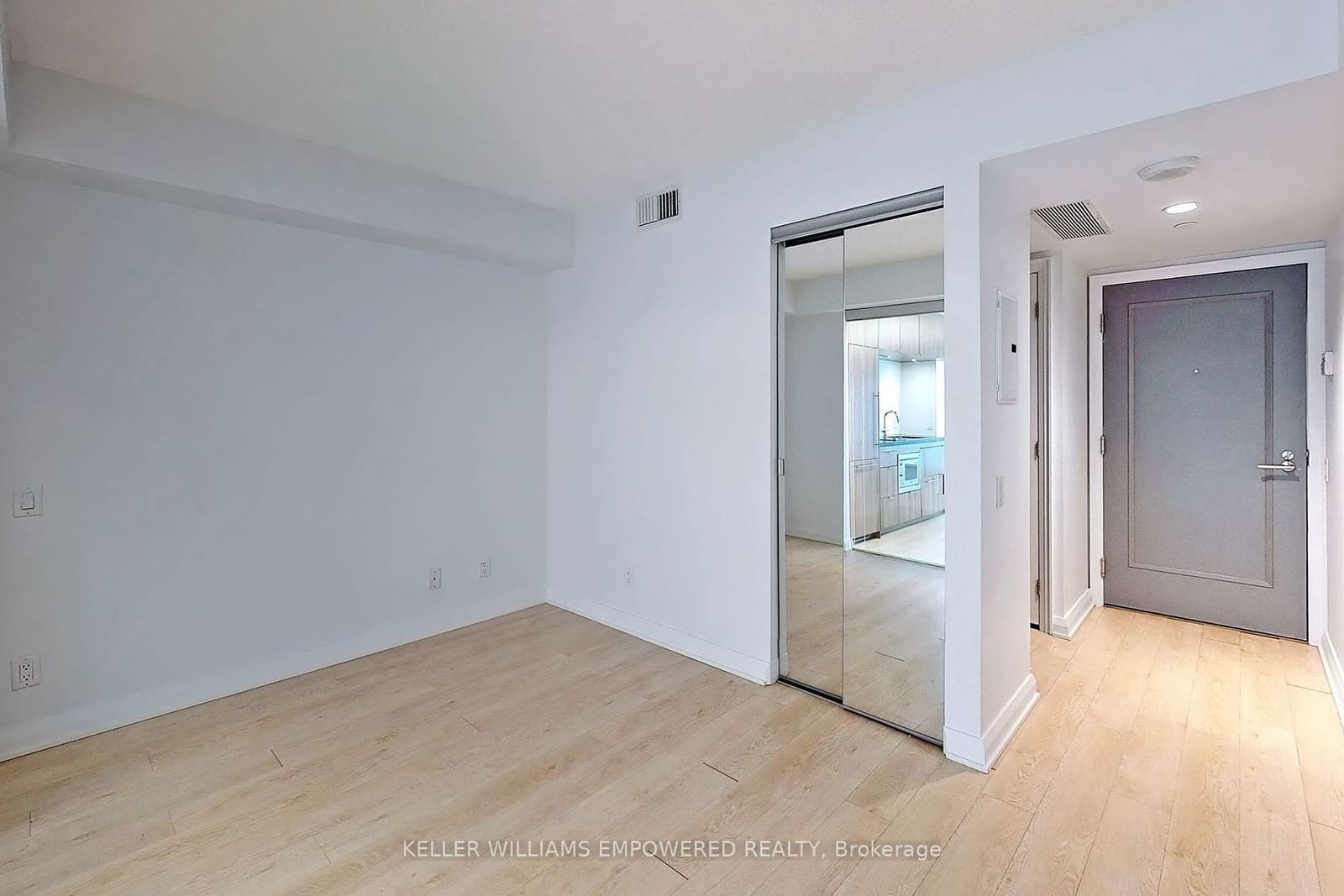 155 Yorkville Ave S, unit 2811 for sale - image #10