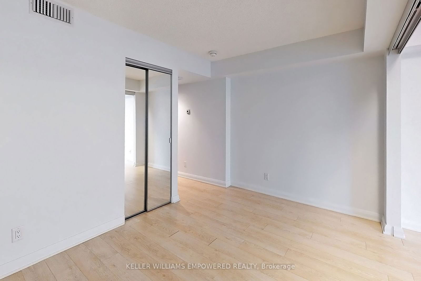 155 Yorkville Ave S, unit 2811 for sale - image #11