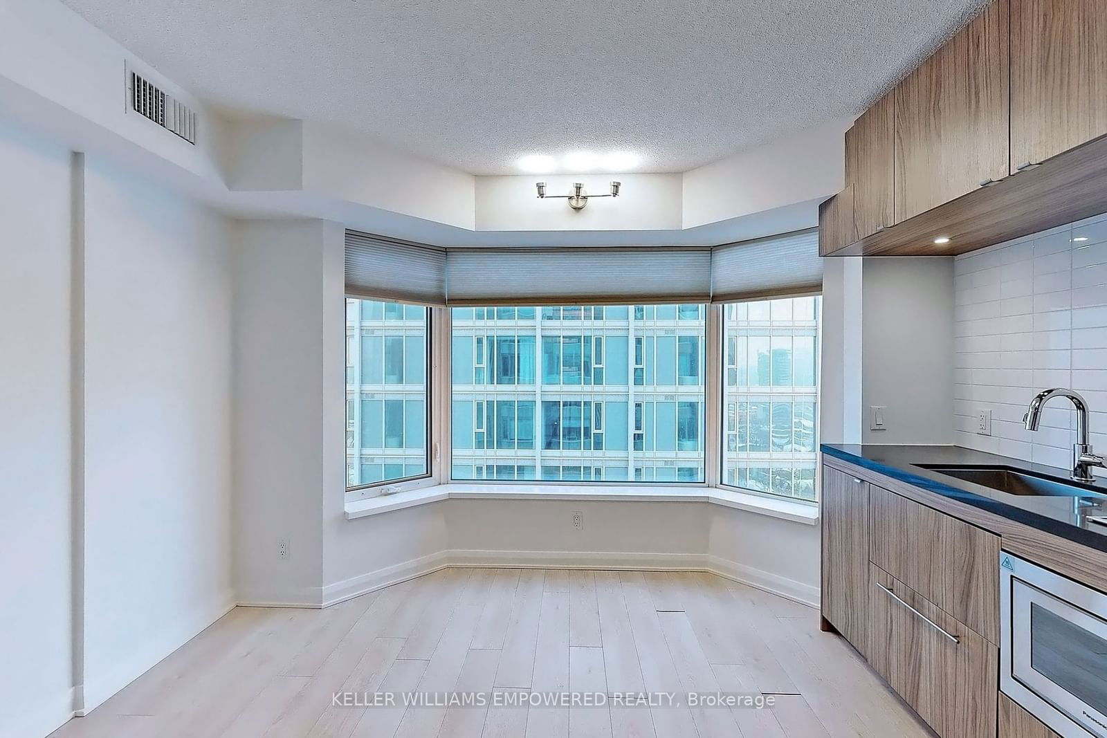 155 Yorkville Ave S, unit 2811 for sale