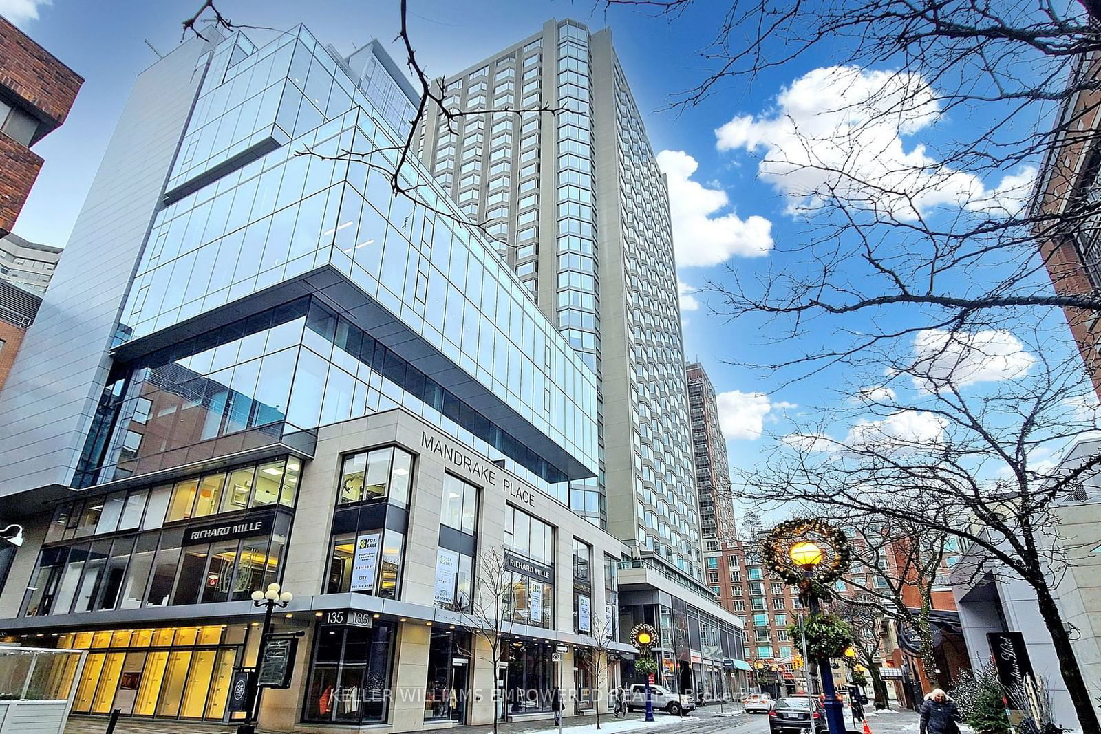 155 Yorkville Ave S, unit 2811 for sale