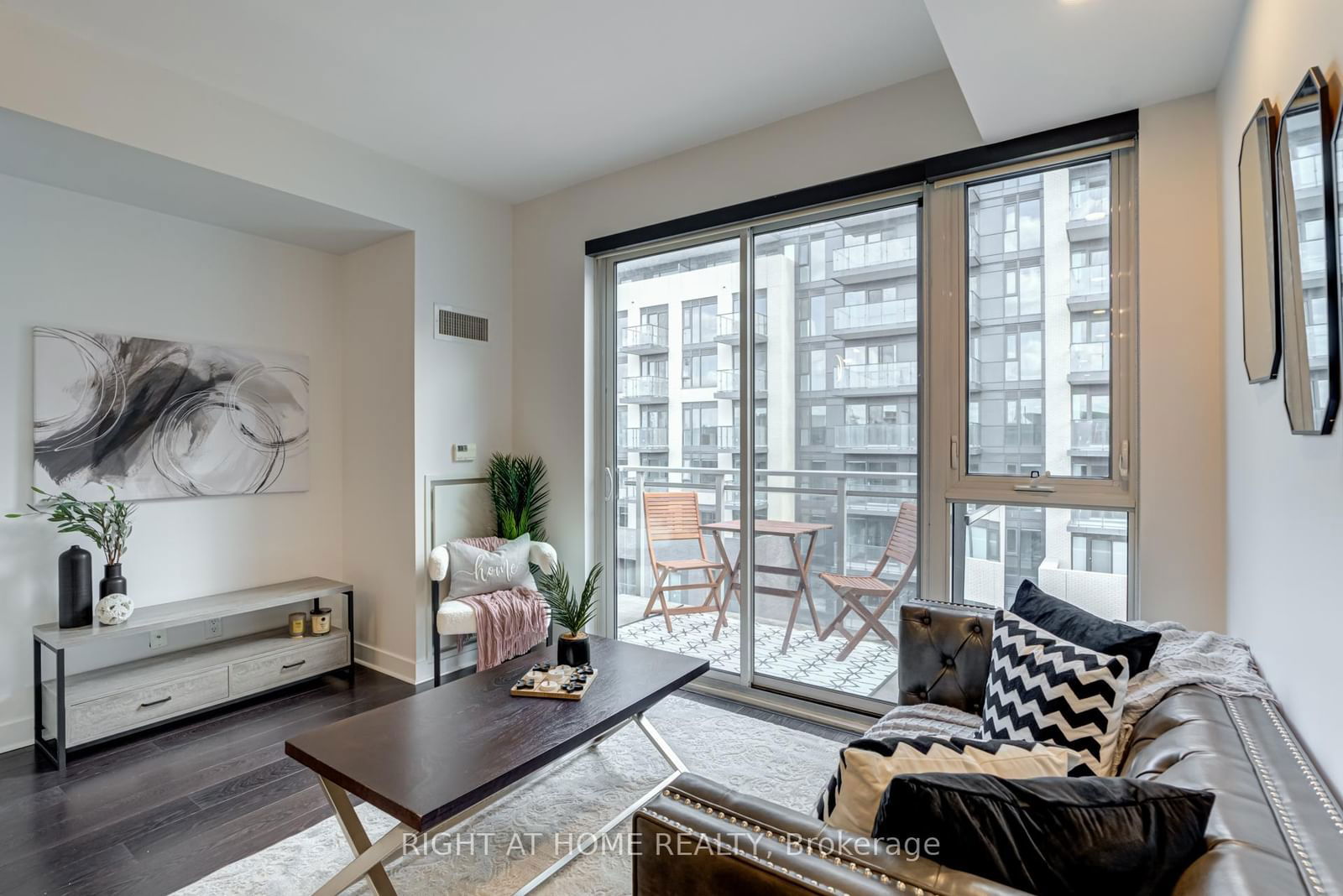 156 Portland St, unit 719 for sale