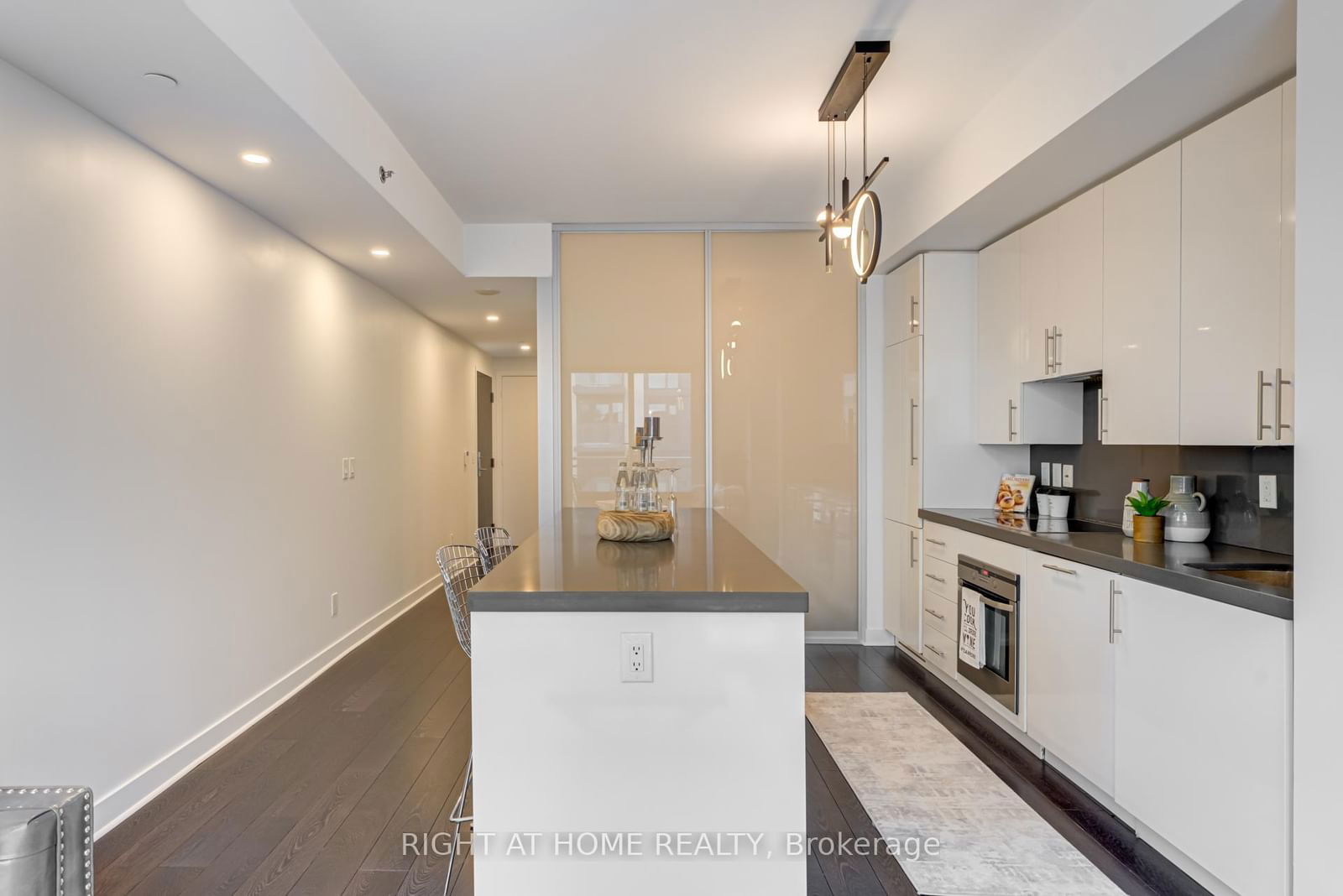 156 Portland St, unit 719 for sale