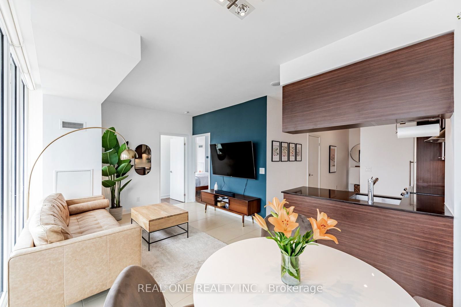 1 Market St, unit 1604 for sale - image #13