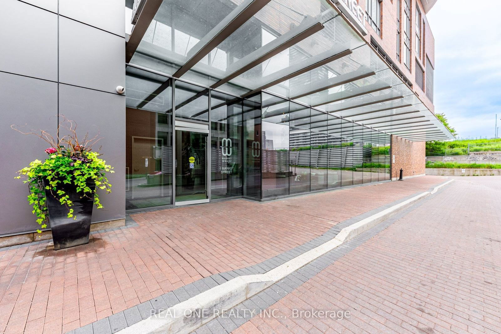 1 Market St, unit 1604 for sale - image #3