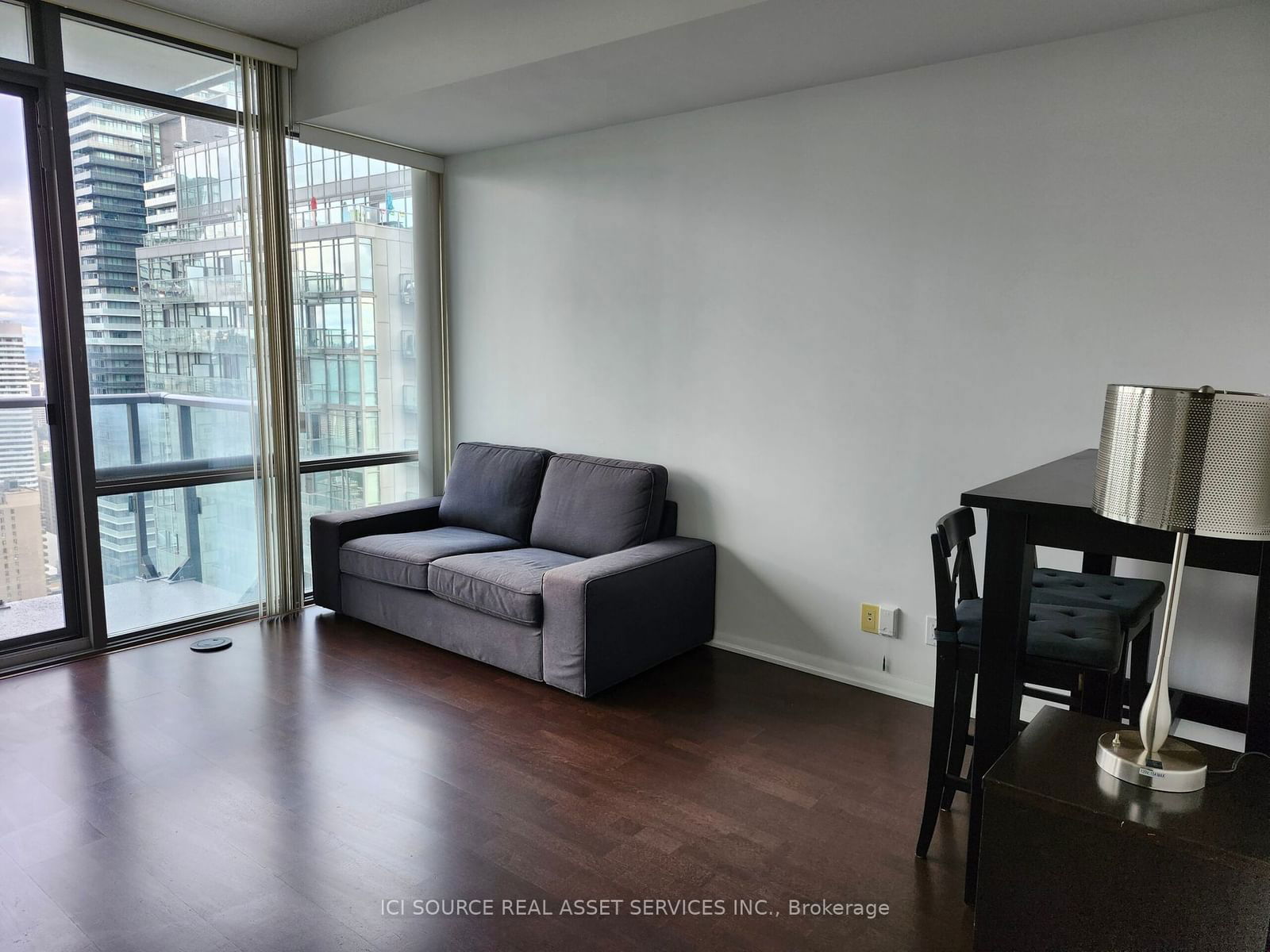 832 Bay St, unit 4106 for rent - image #3