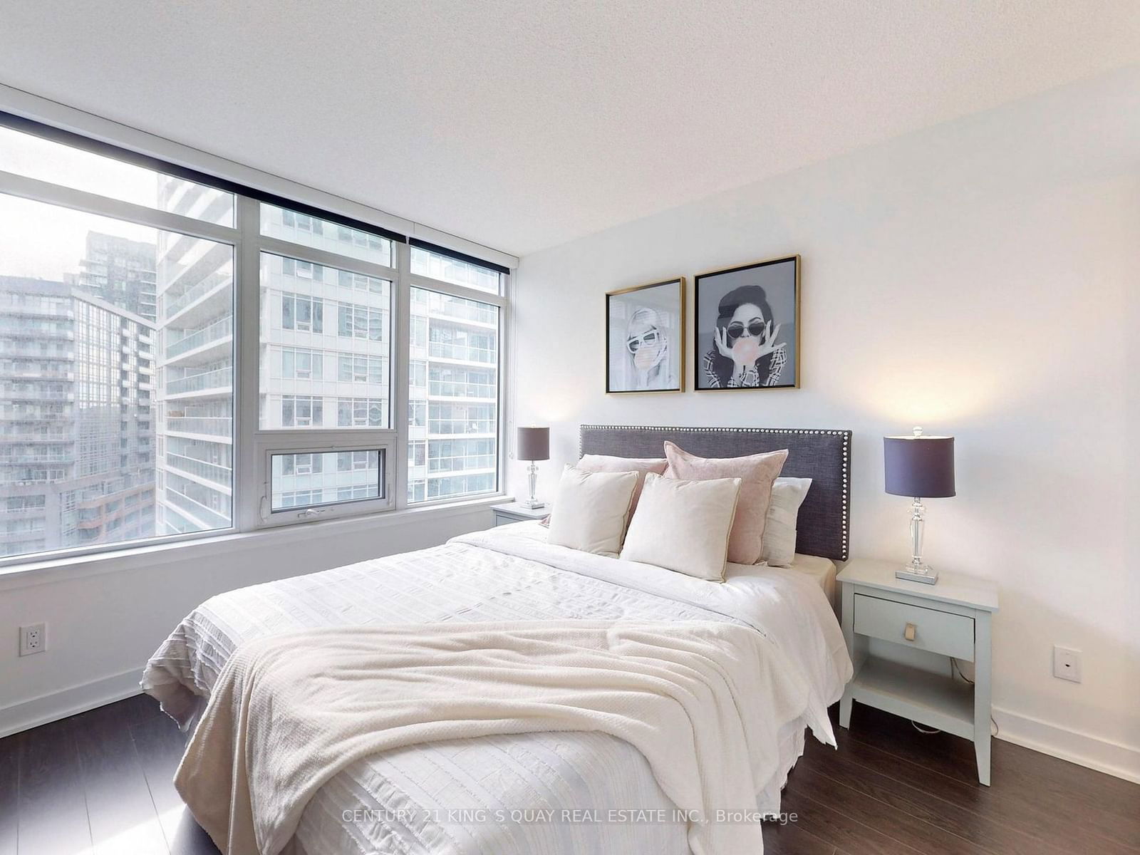 17 Bathurst St, unit 1002 for sale