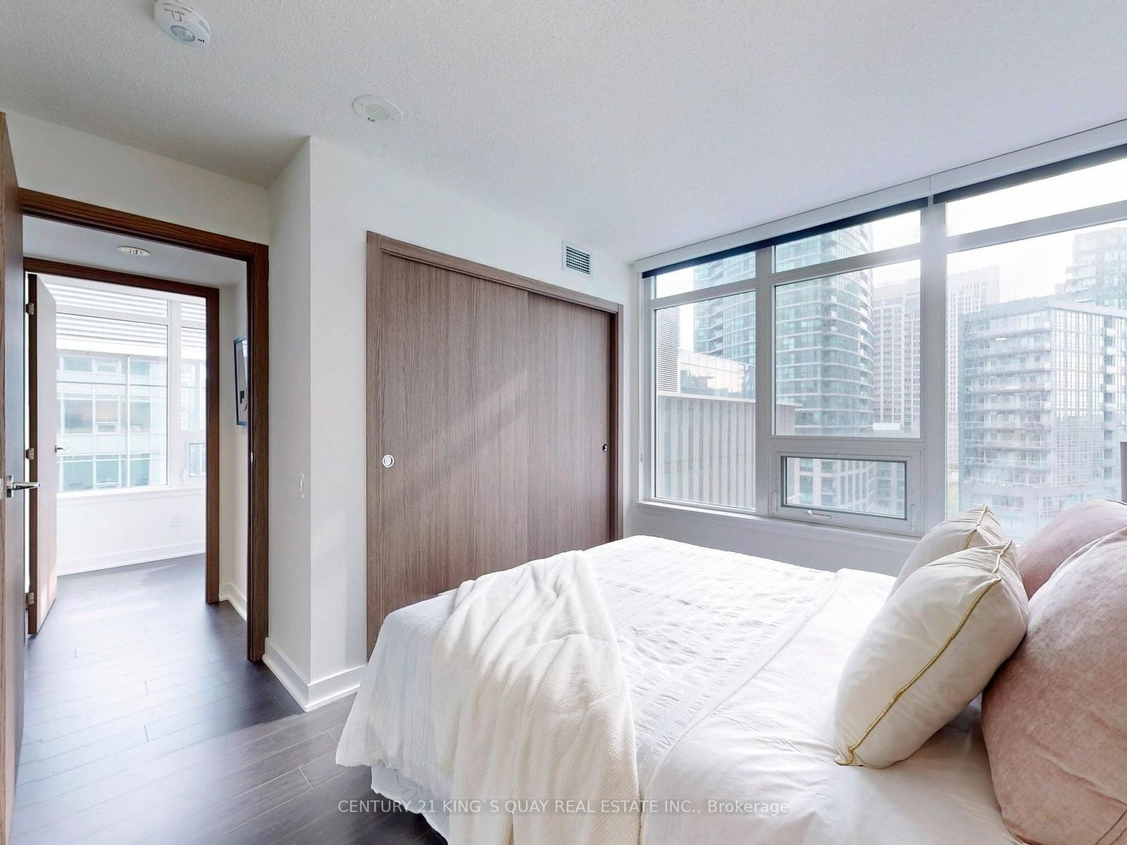 17 Bathurst St, unit 1002 for sale - image #22