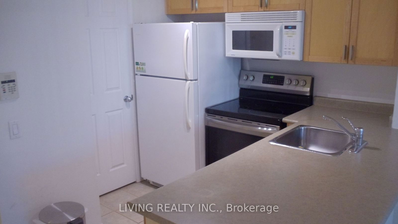 30 Harrison Garden Blvd, unit 301 for rent - image #11