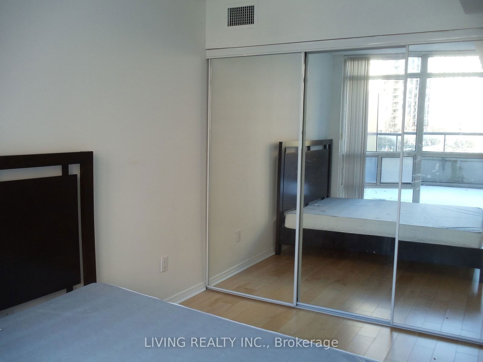 30 Harrison Garden Blvd, unit 301 for rent - image #14