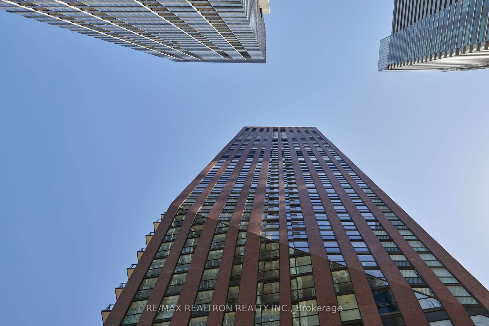 99 John St, unit 1409 for sale - image #2