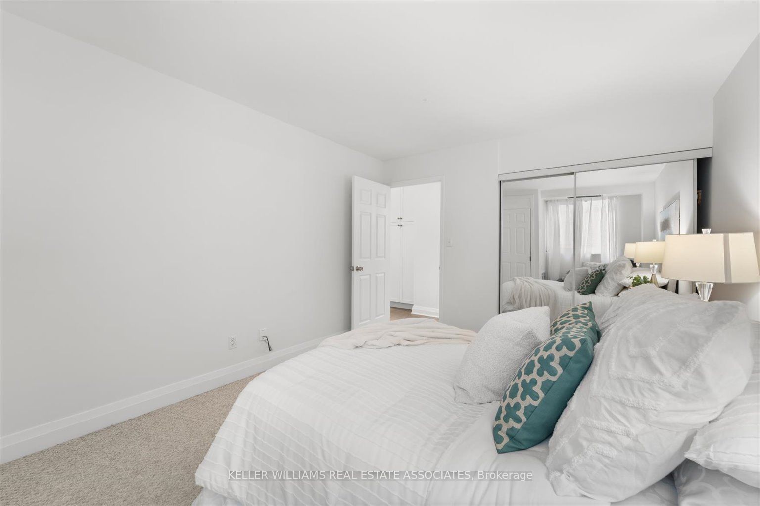 8 Wellesley St E, unit 203 for sale - image #20