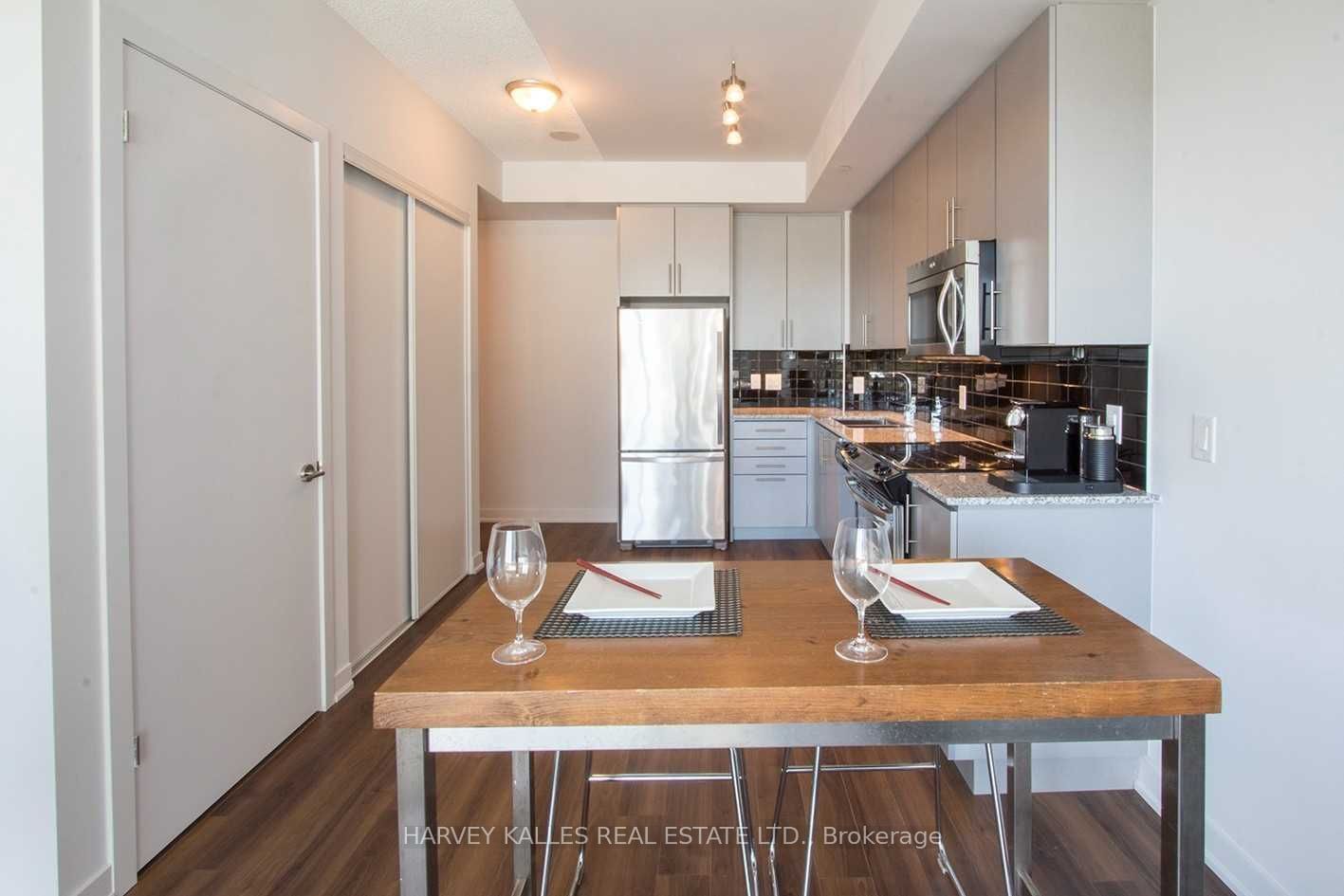 60 Berwick Ave, unit 301 for rent - image #8