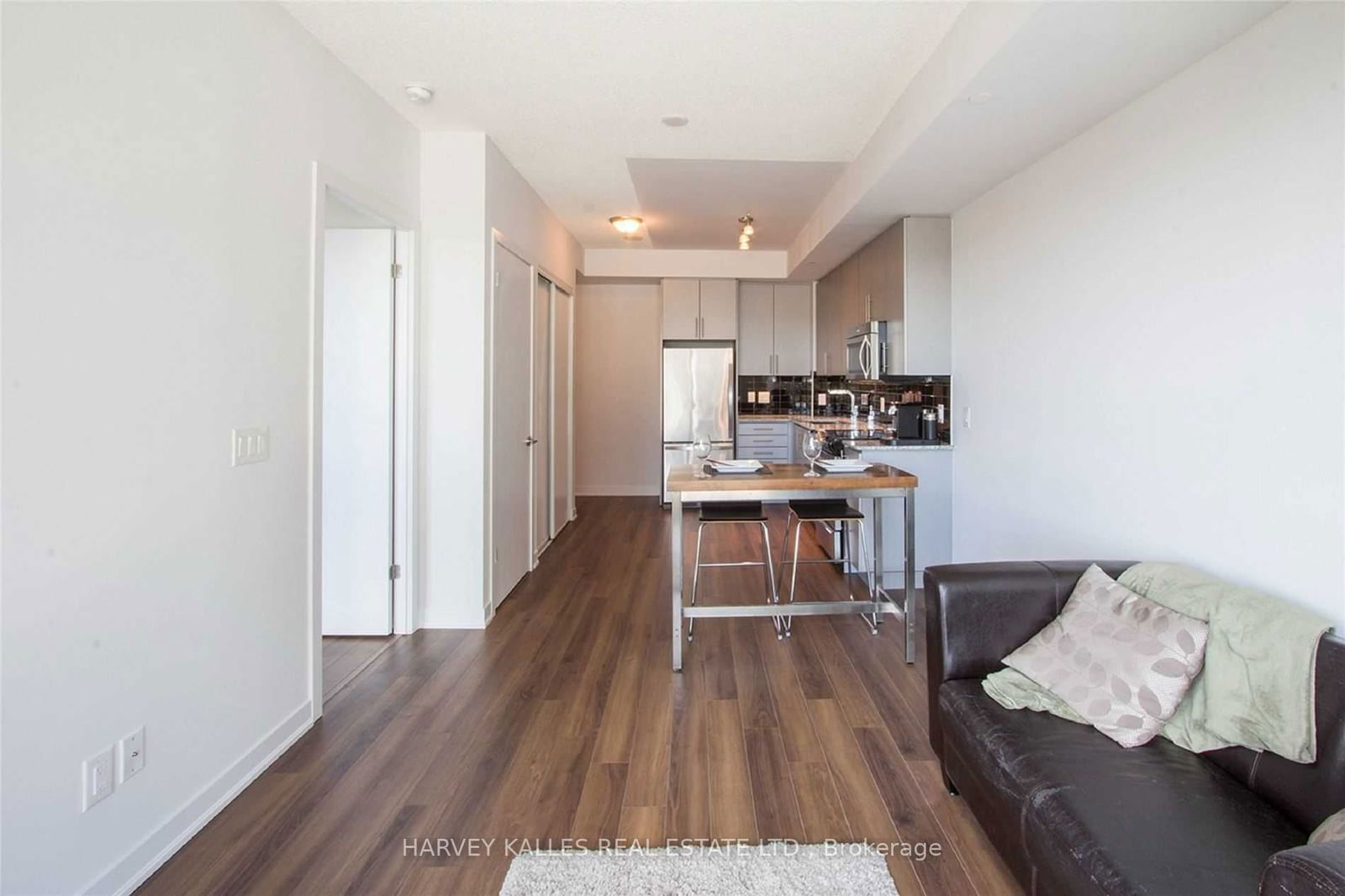 60 Berwick Ave, unit 301 for rent - image #9