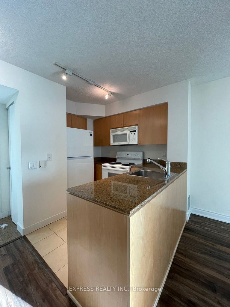 361 Front St W, unit 512 for sale - image #1