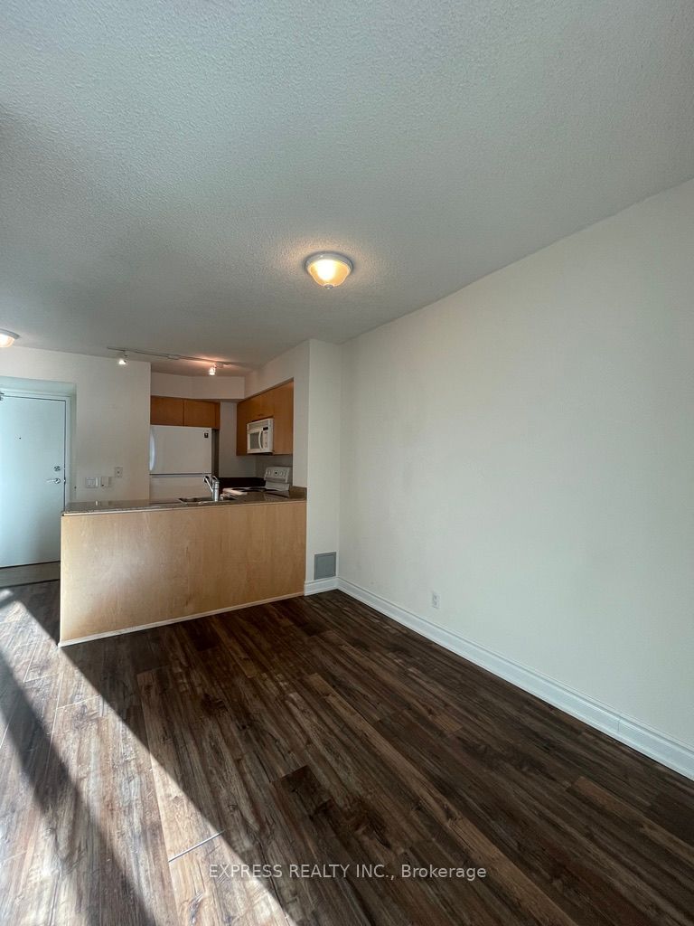 361 Front St W, unit 512 for sale - image #5