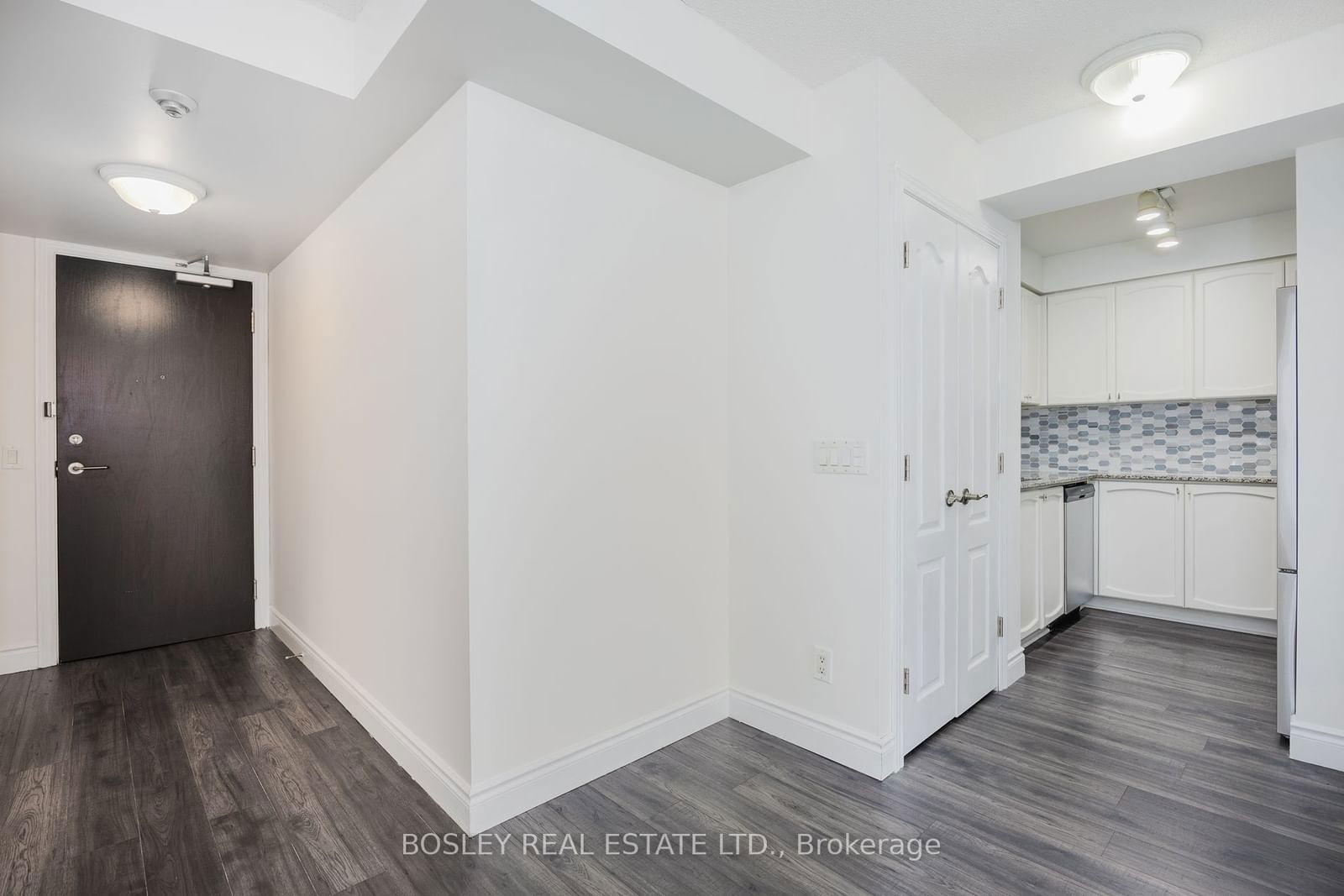 1103 Leslie St, unit 601 for sale - image #18