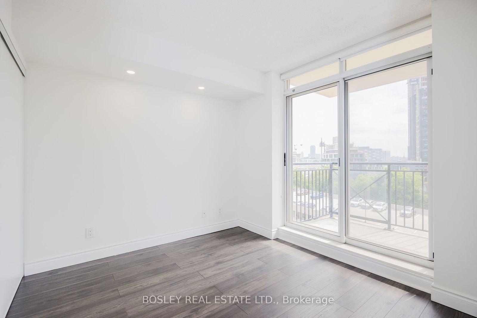 1103 Leslie St, unit 601 for sale - image #8