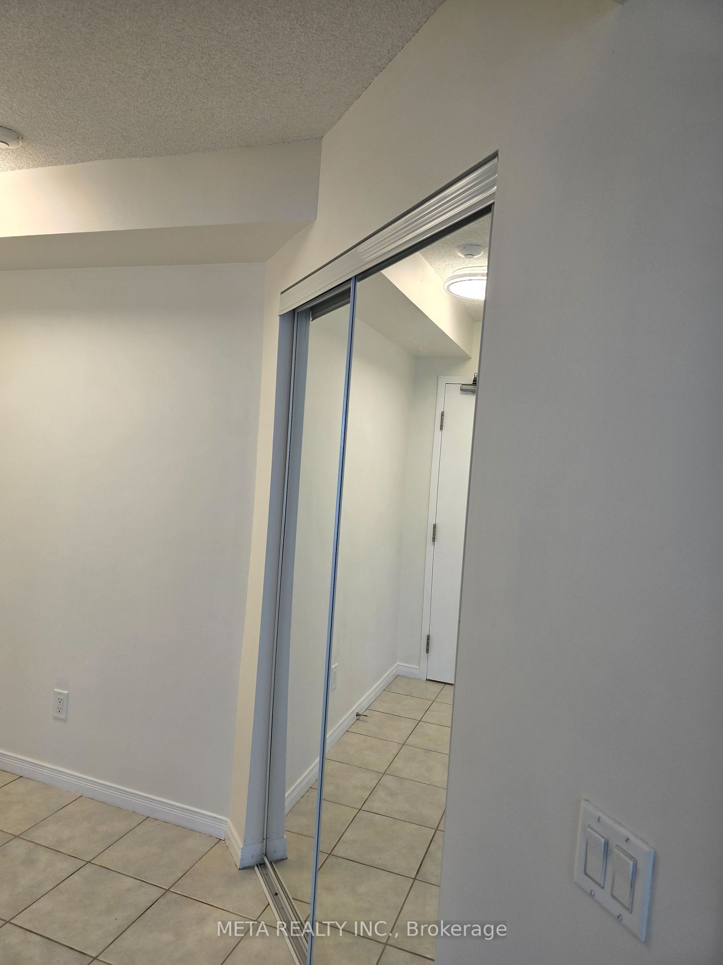 28 Harrison Garden Blvd, unit 1008 for rent - image #24