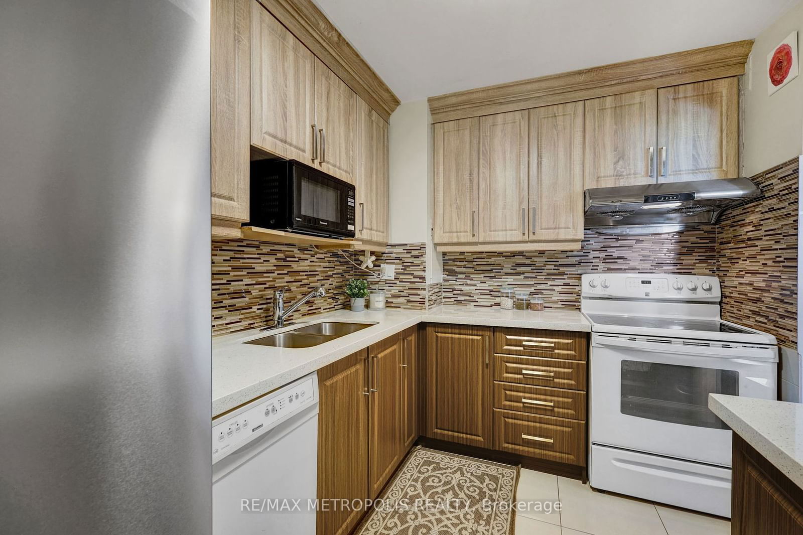 100 Leeward Glwy, unit 1801 for sale - image #13