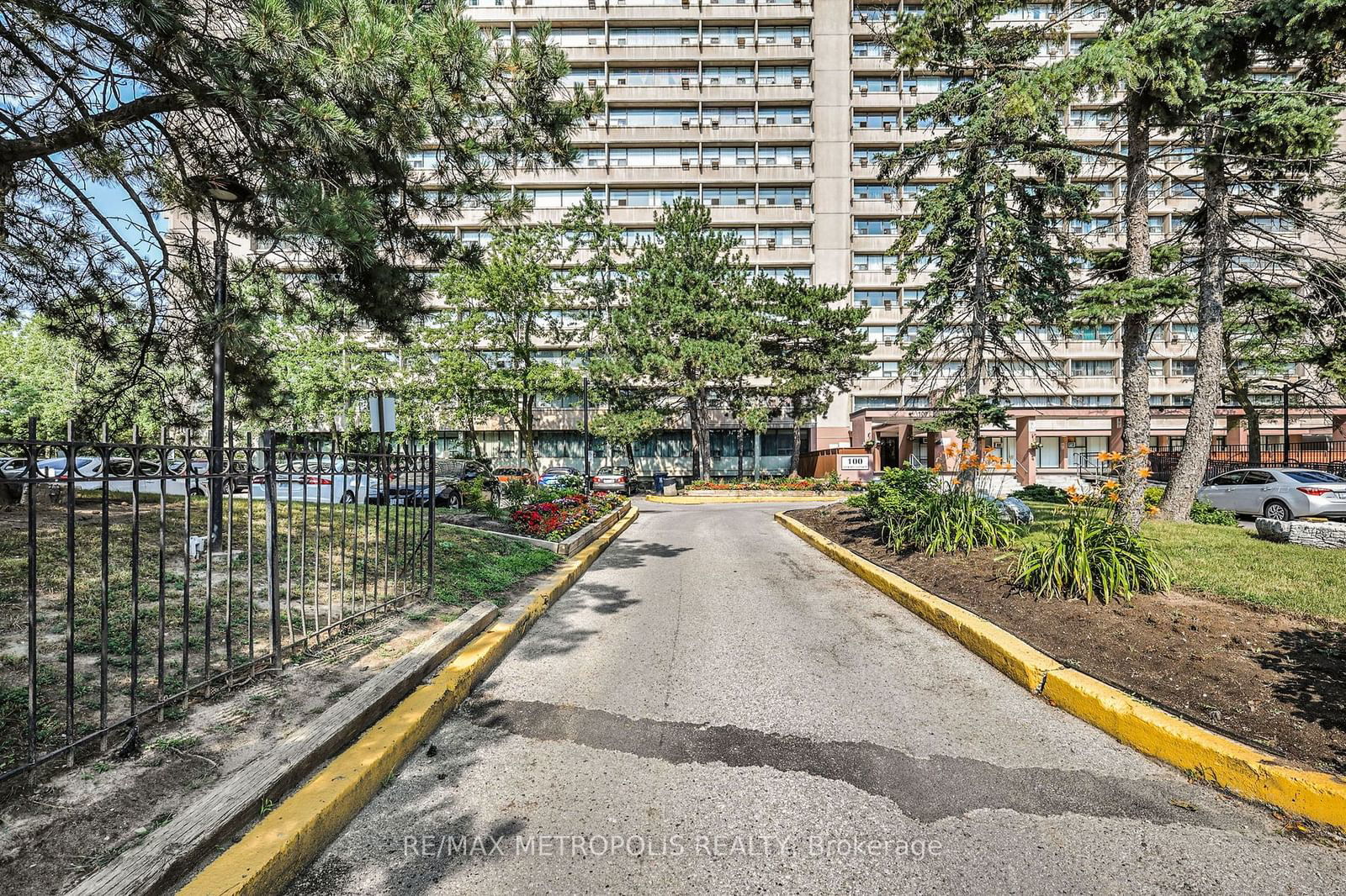 100 Leeward Glwy, unit 1801 for sale - image #2